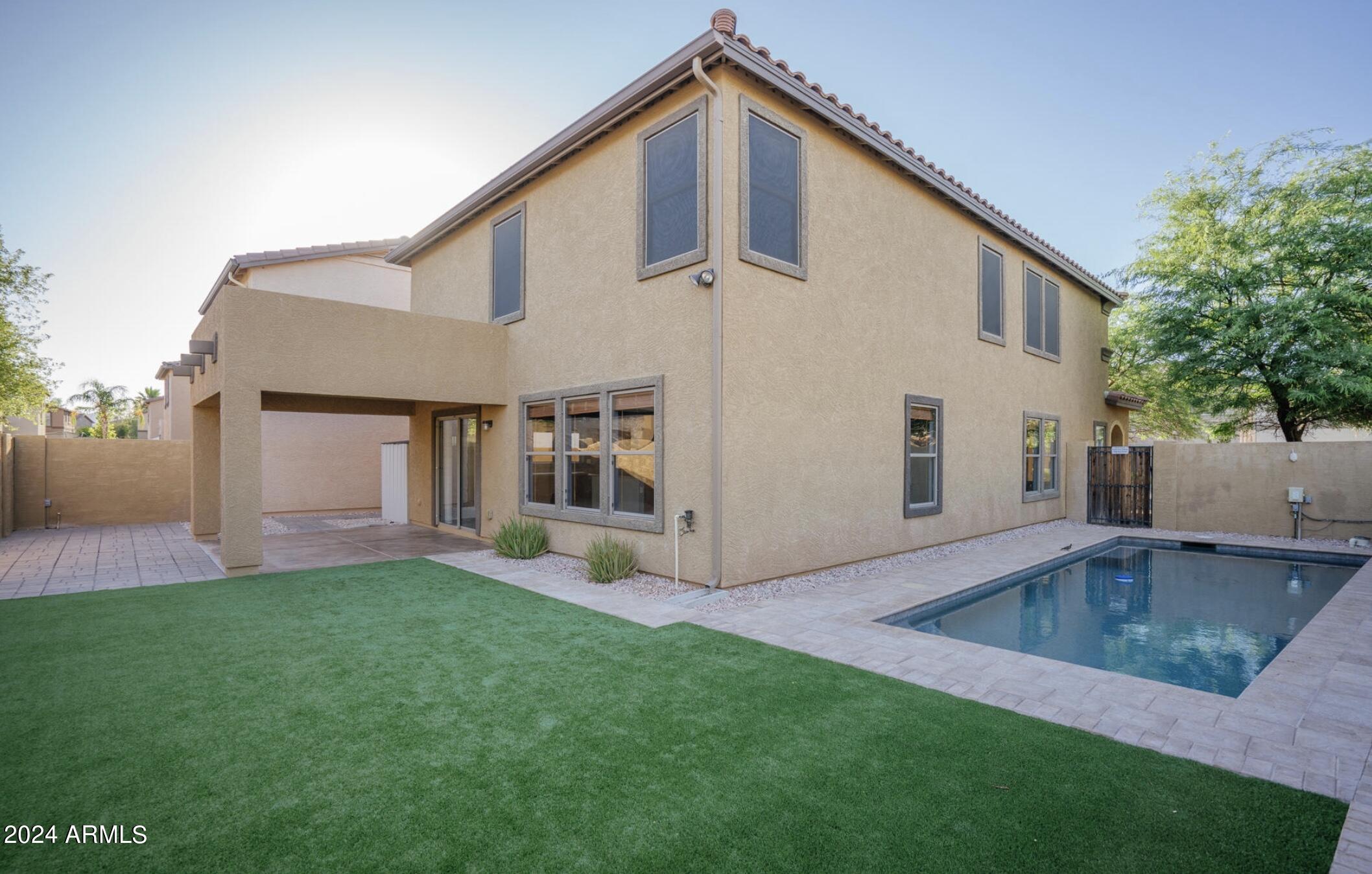 18505 W MARIPOSA Drive