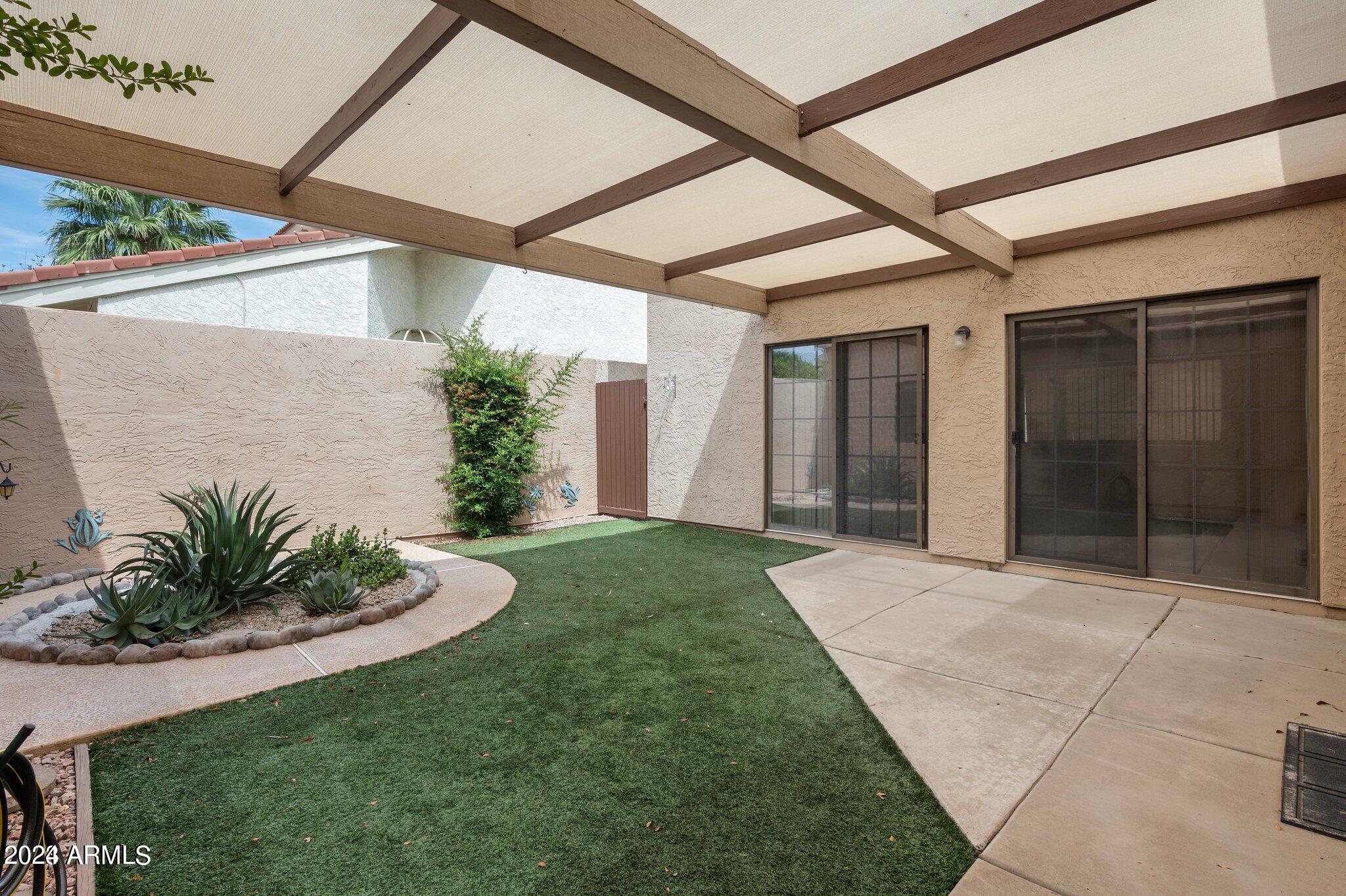 7238 E MAVERICK Road