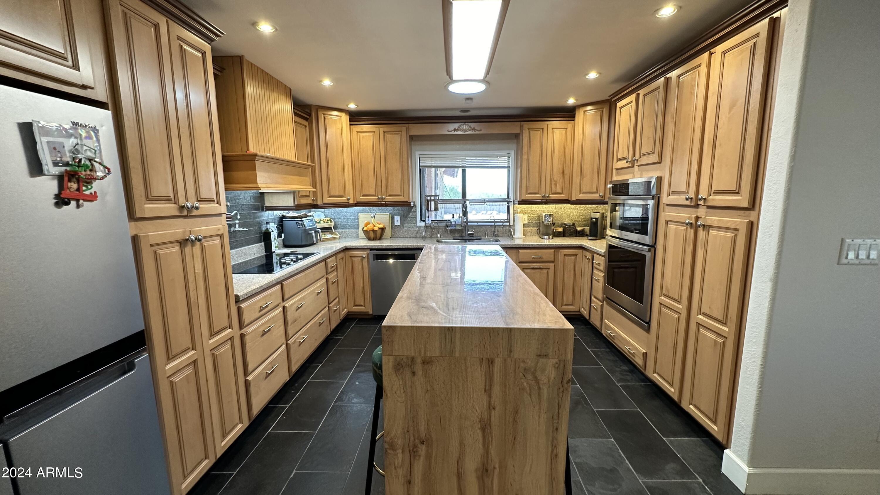 6203 E DESERT VISTA Trail