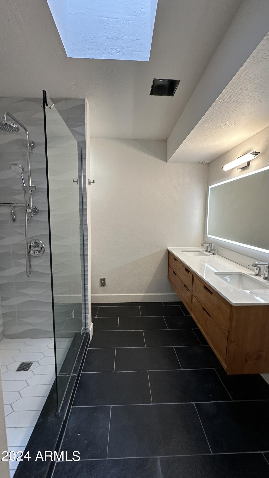 6203 E DESERT VISTA Trail