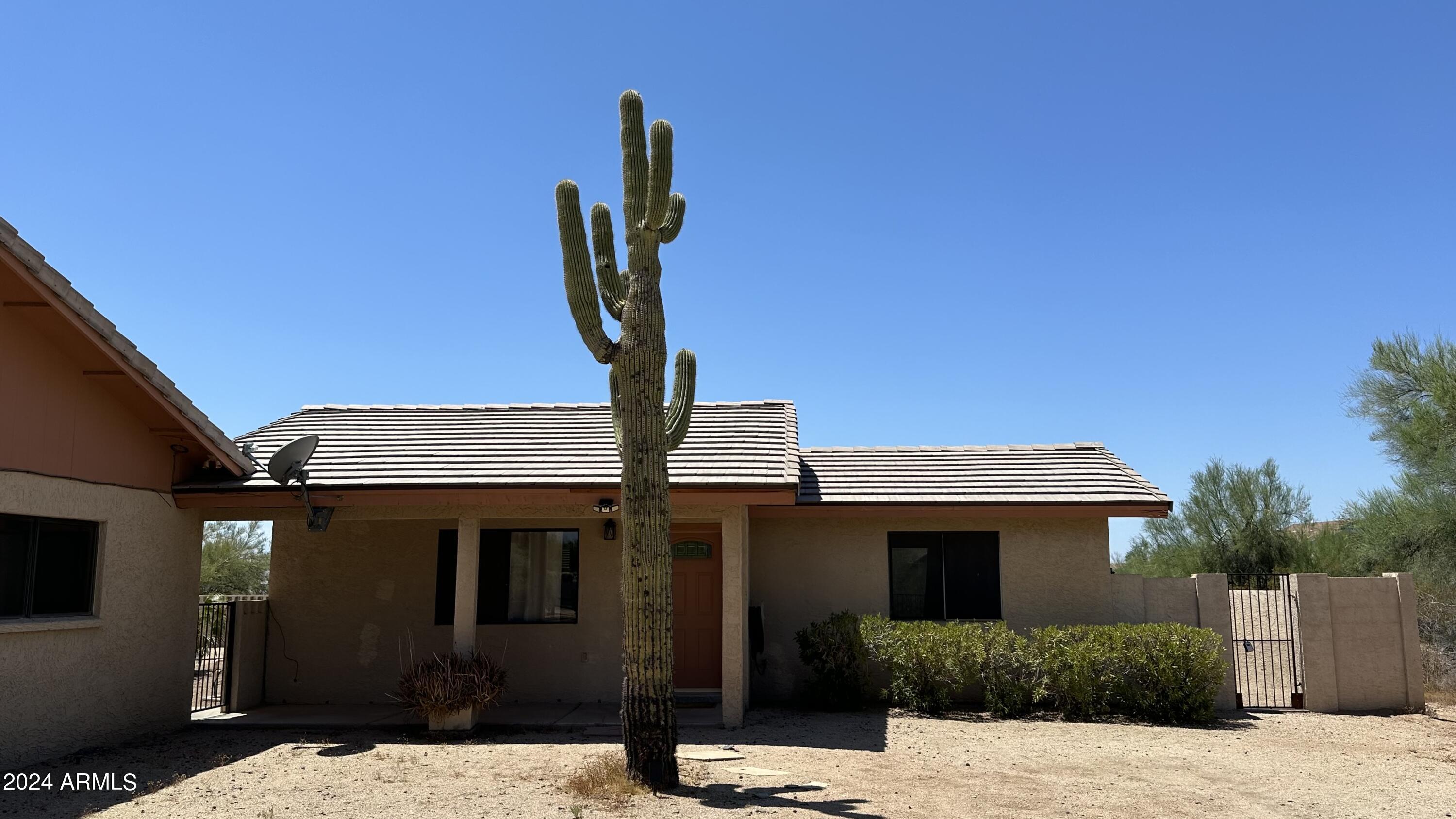 6203 E DESERT VISTA Trail