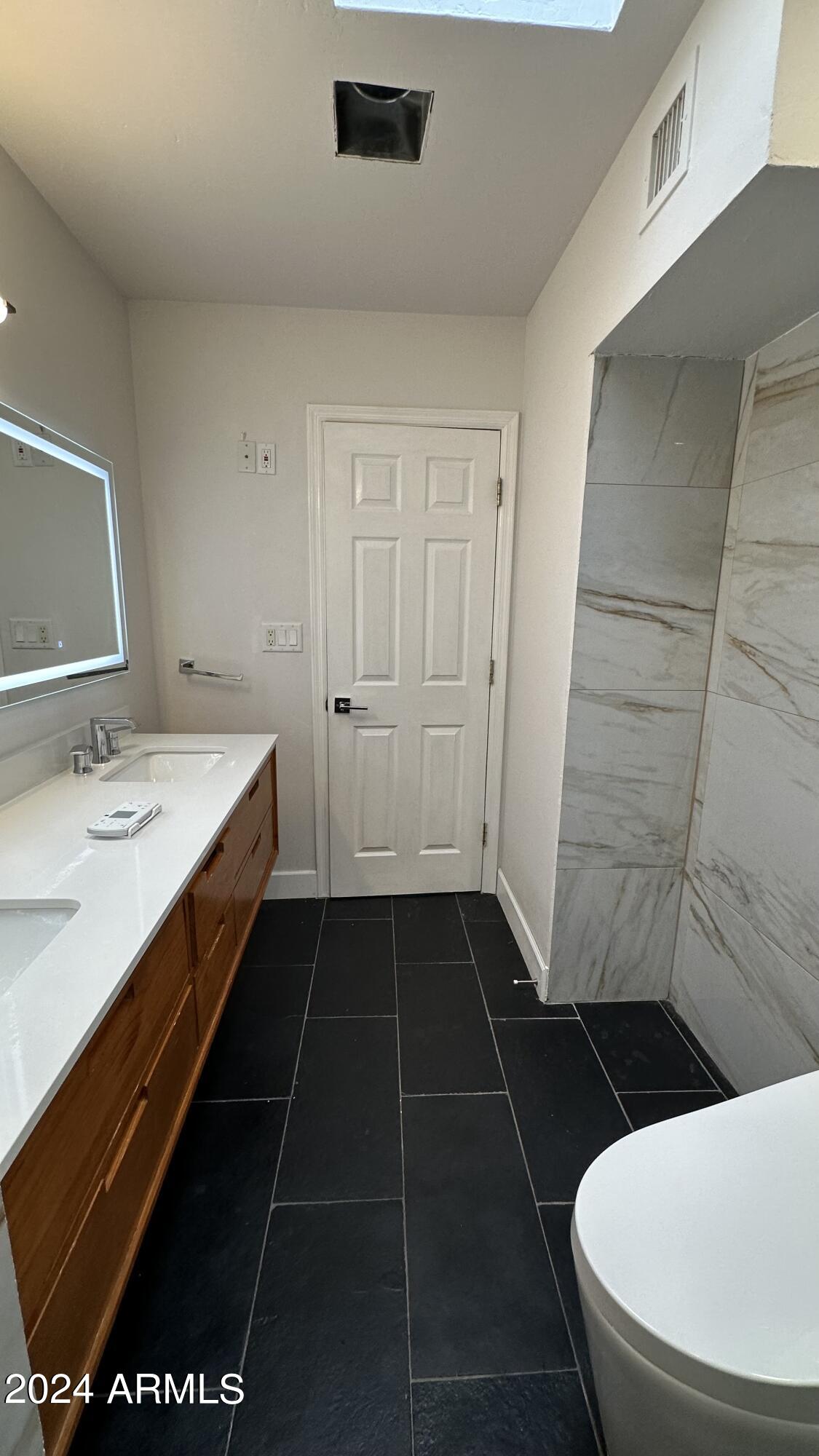 6203 E DESERT VISTA Trail