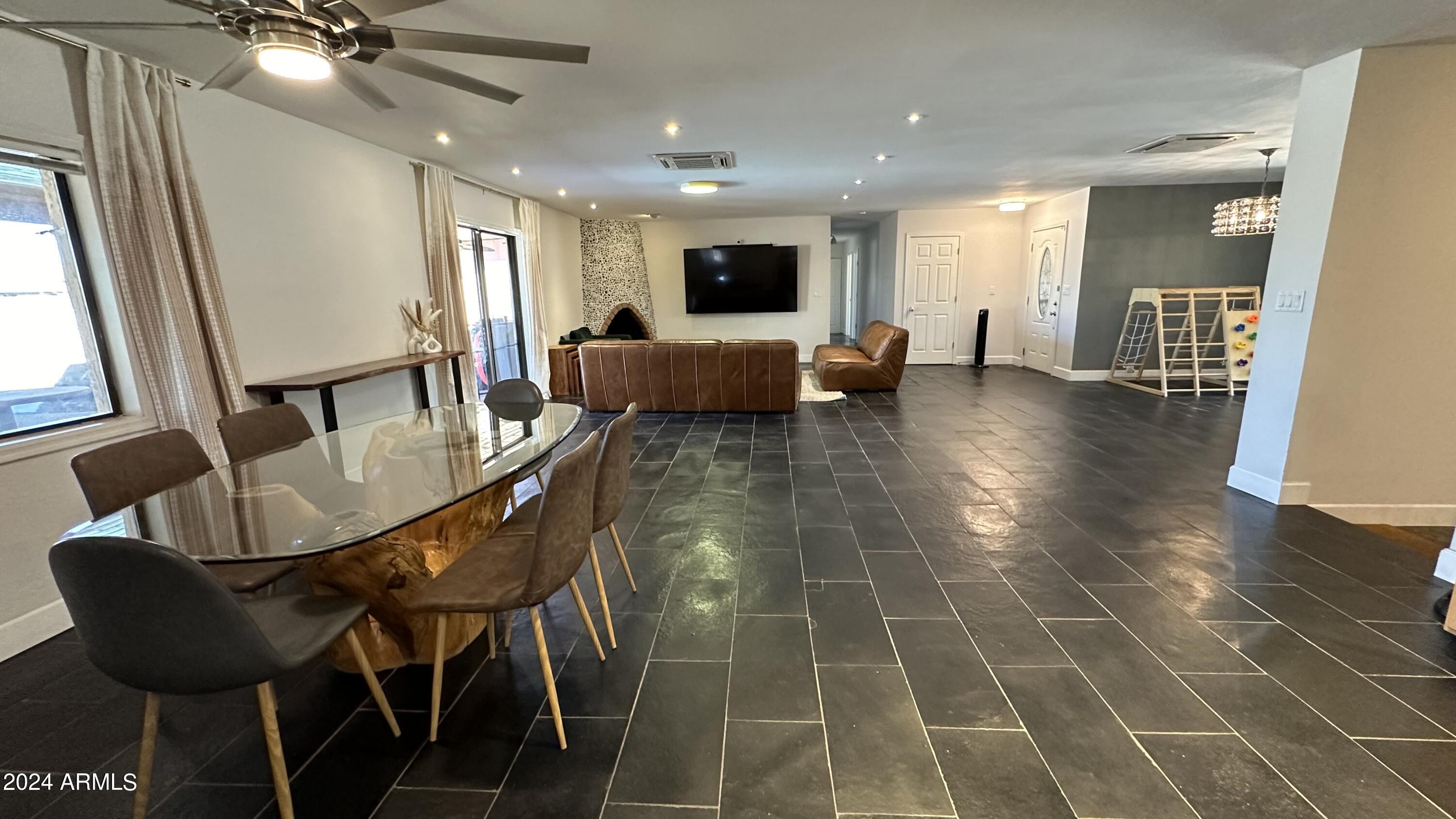 6203 E DESERT VISTA Trail