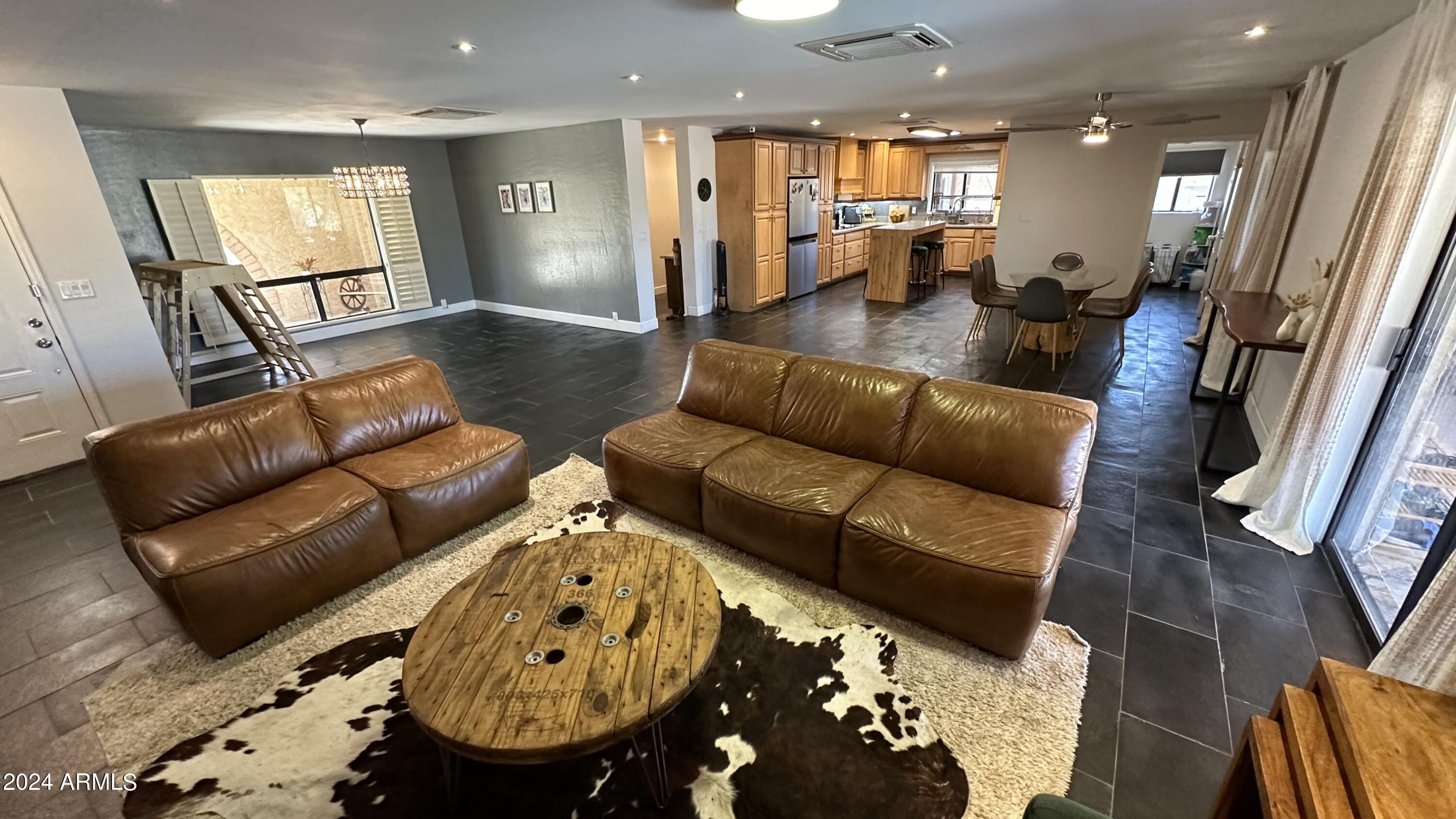 6203 E DESERT VISTA Trail