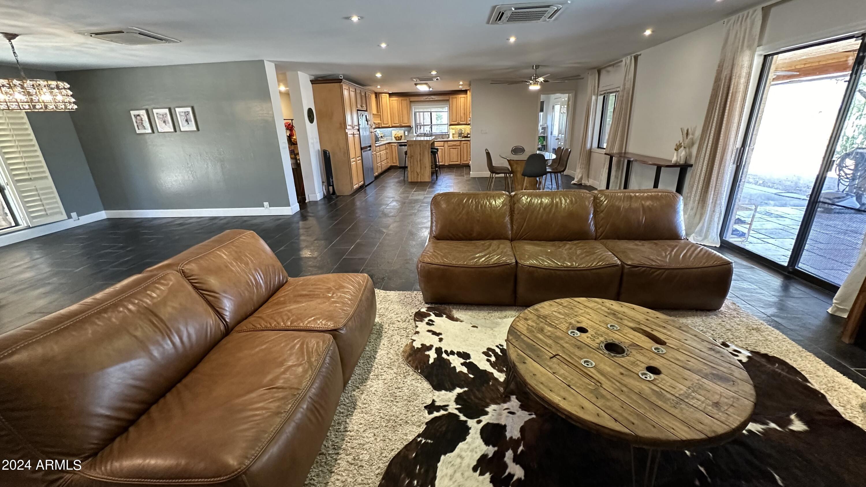 6203 E DESERT VISTA Trail