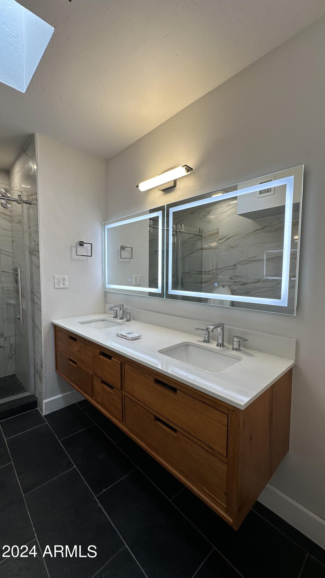 6203 E DESERT VISTA Trail