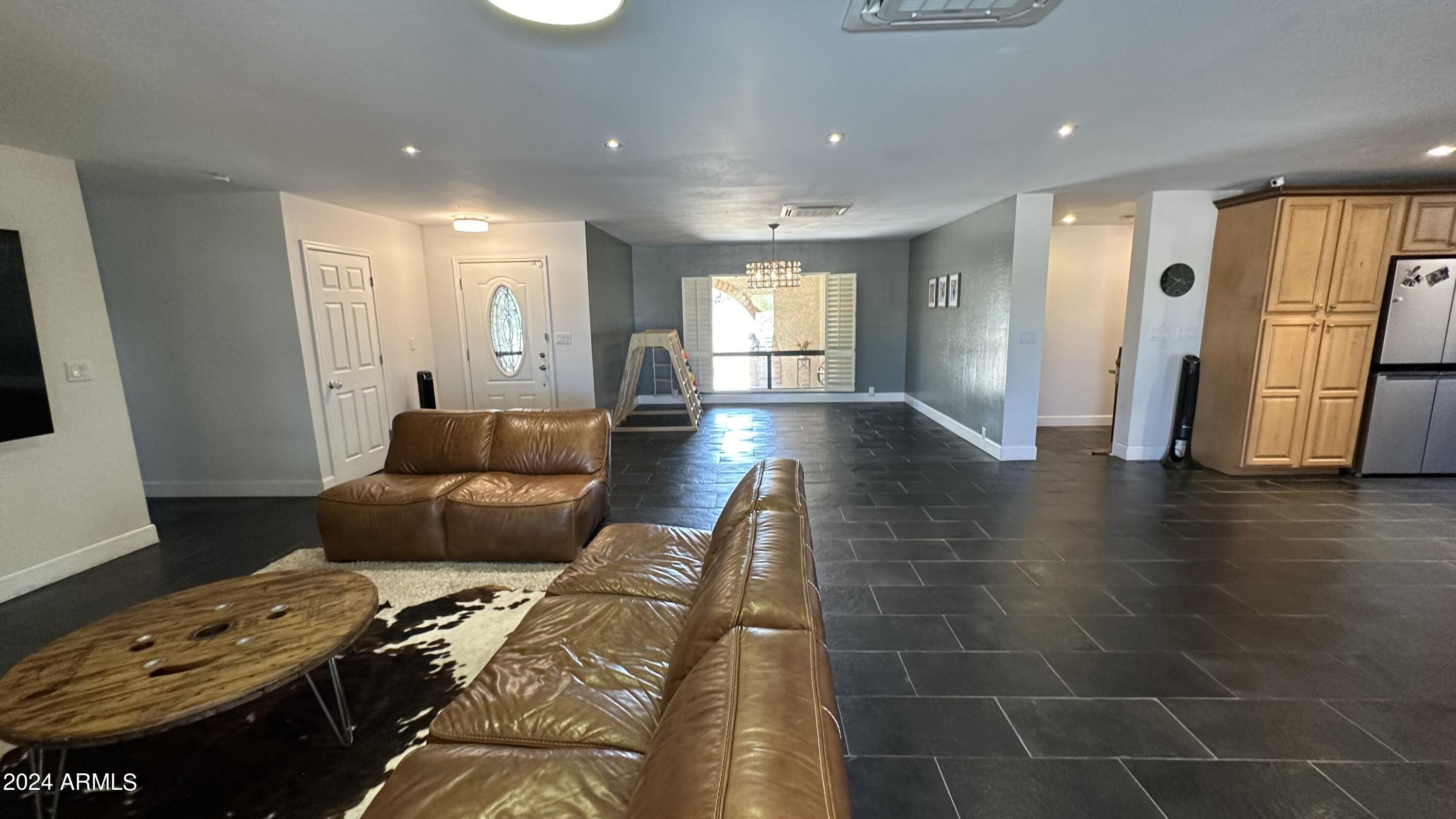 6203 E DESERT VISTA Trail