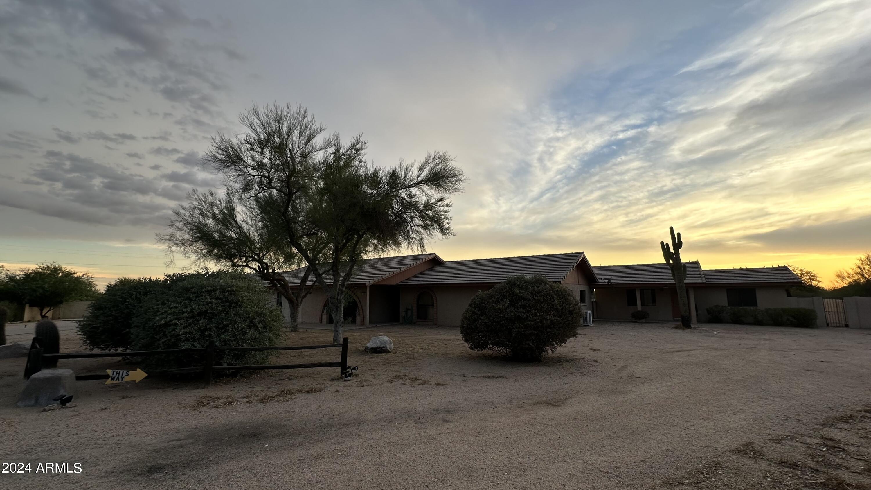 6203 E DESERT VISTA Trail