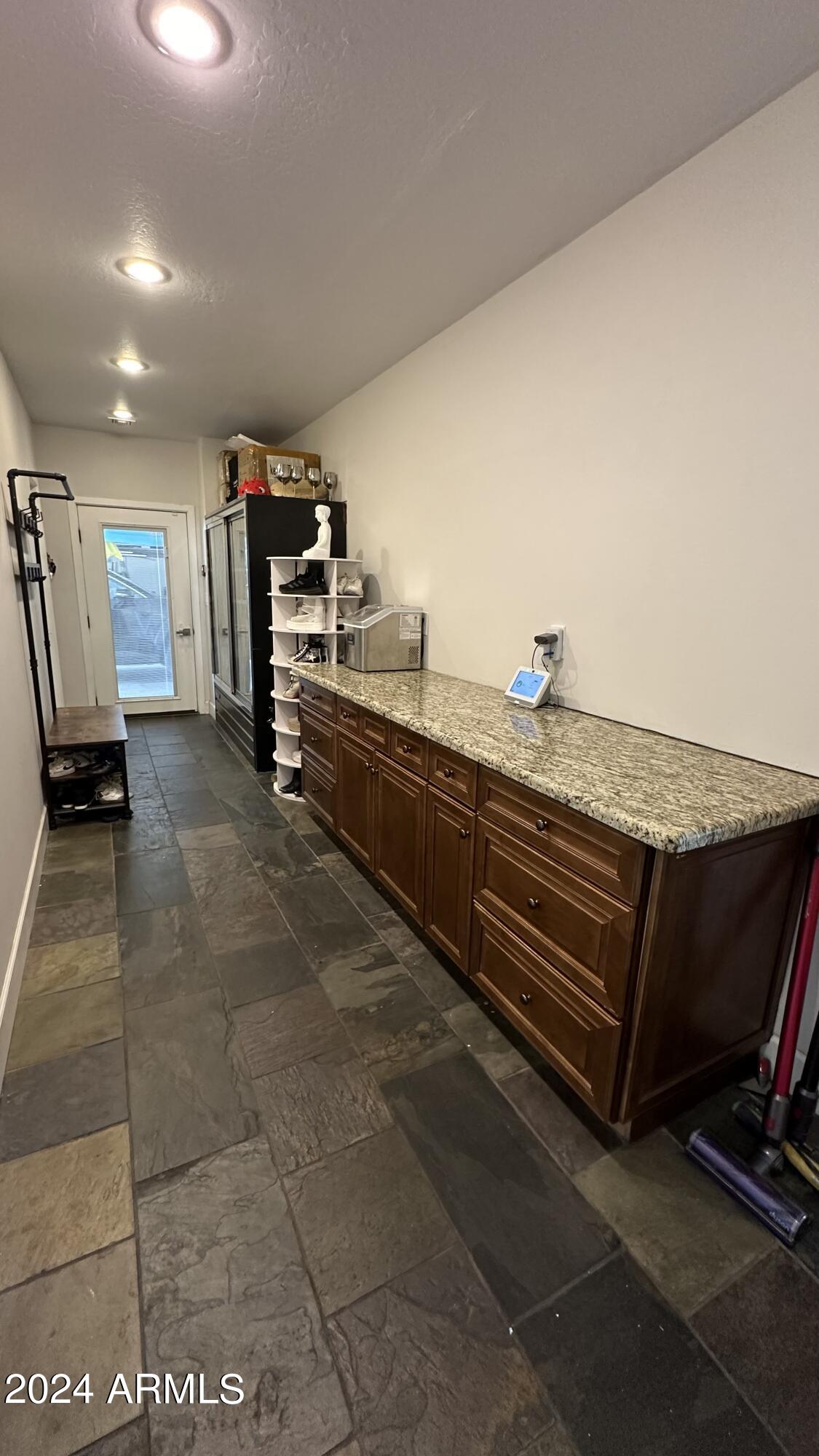 6203 E DESERT VISTA Trail