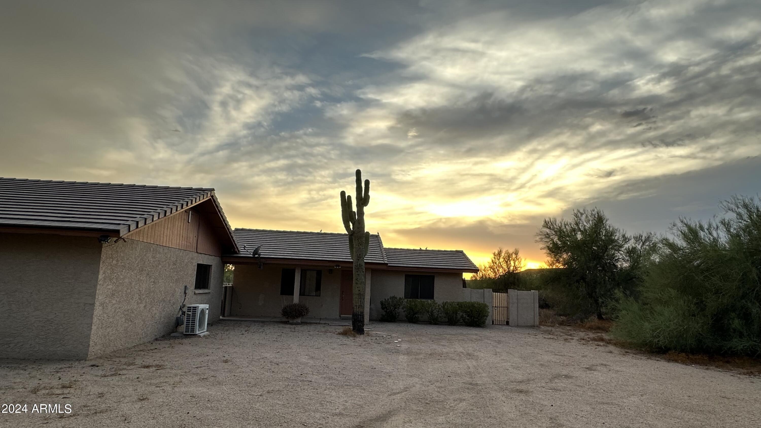 6203 E DESERT VISTA Trail