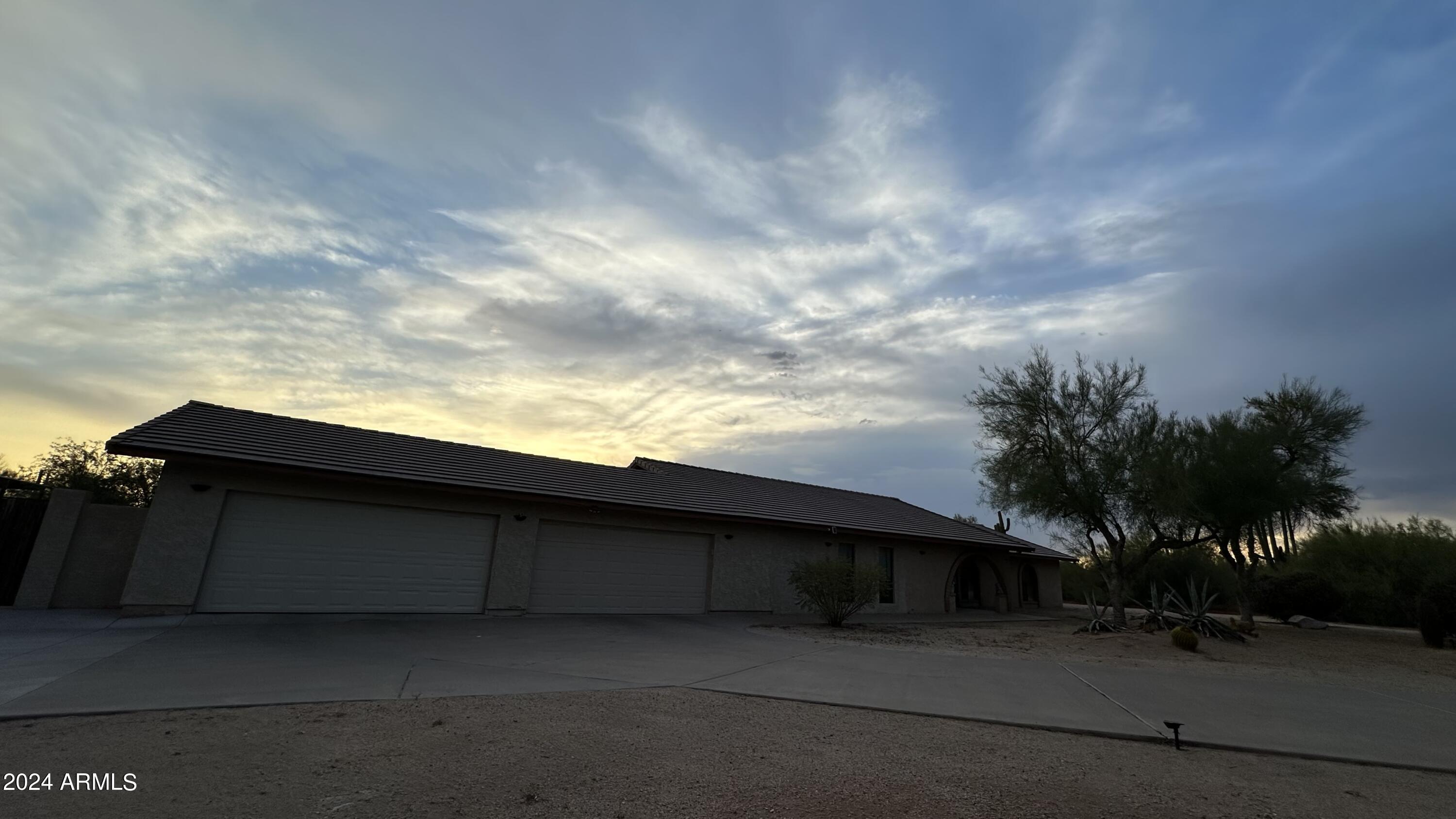 6203 E DESERT VISTA Trail