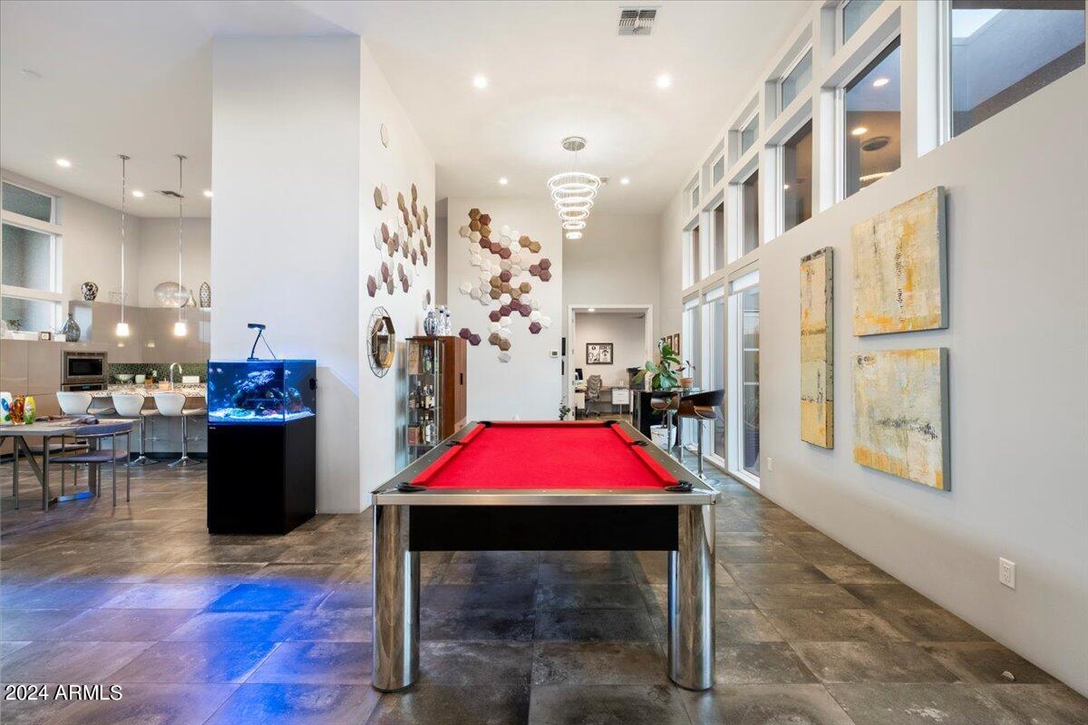 1822 E PALMAIRE Avenue