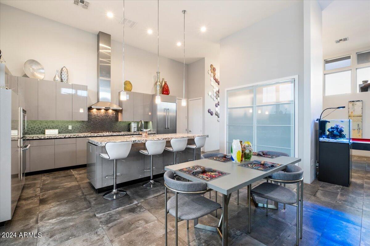 1822 E PALMAIRE Avenue