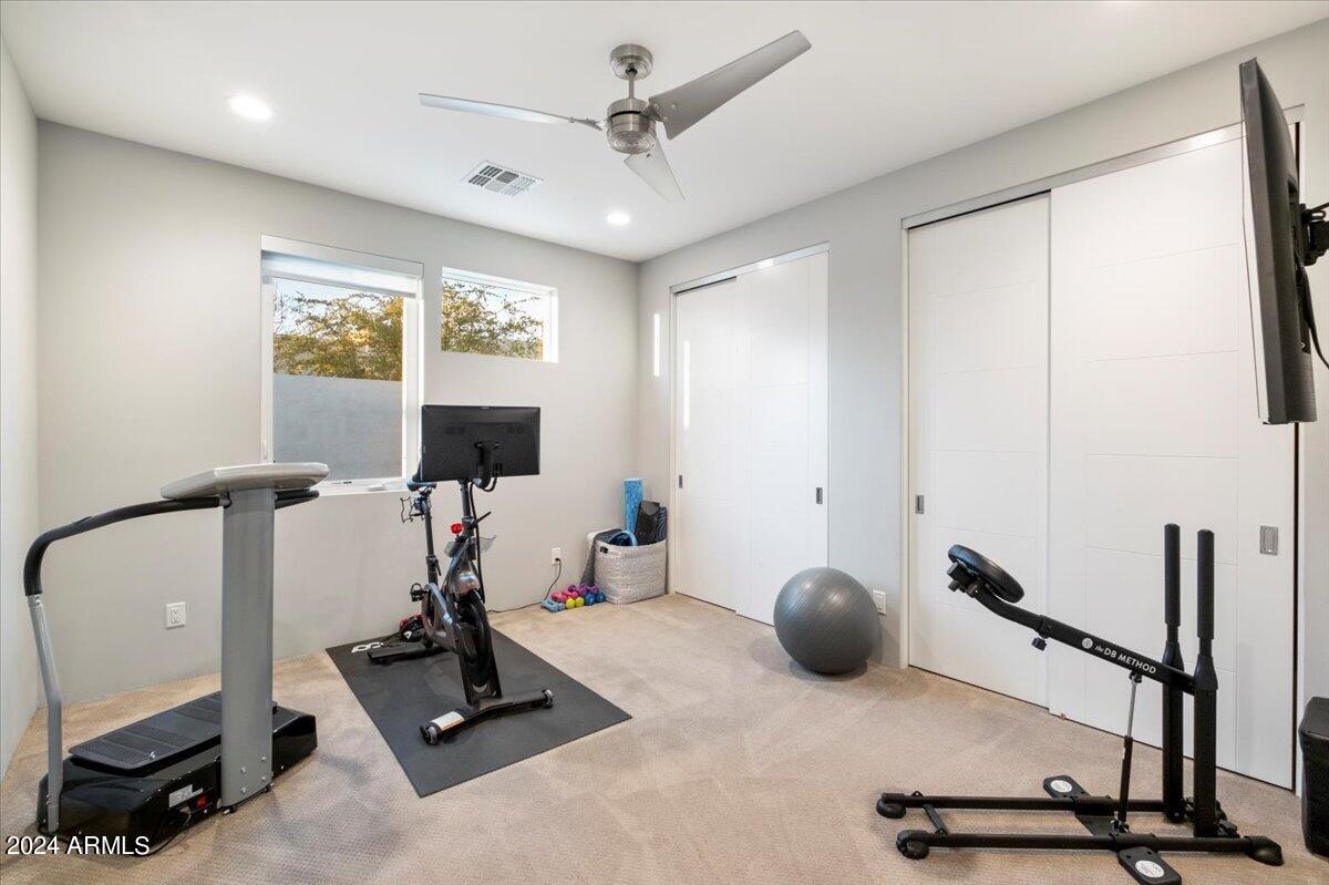 1822 E PALMAIRE Avenue