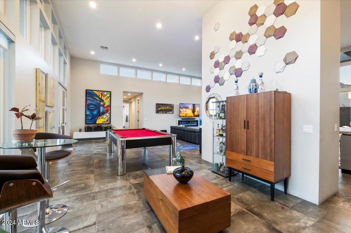 1822 E PALMAIRE Avenue