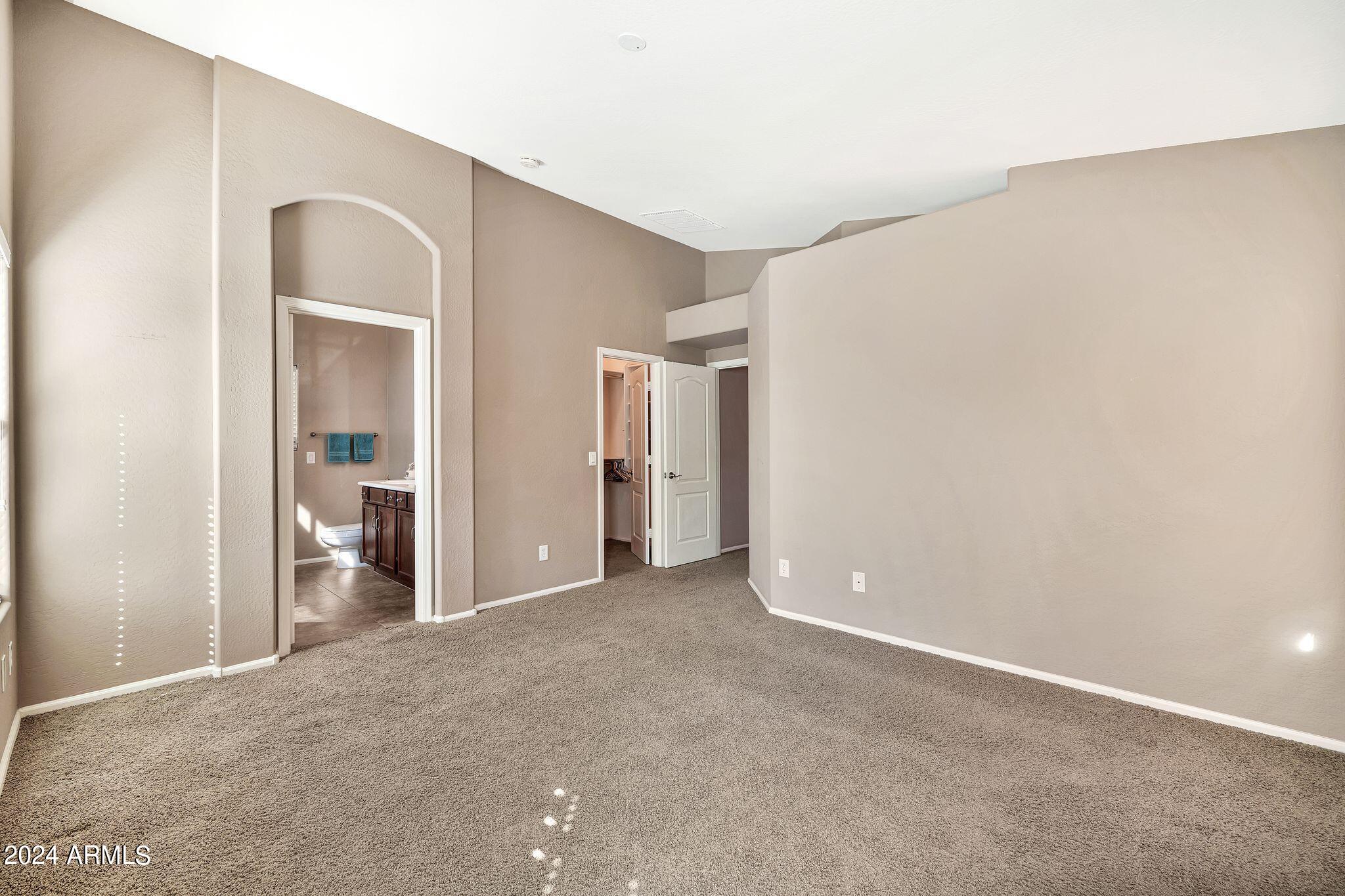 9725 W CARON Drive