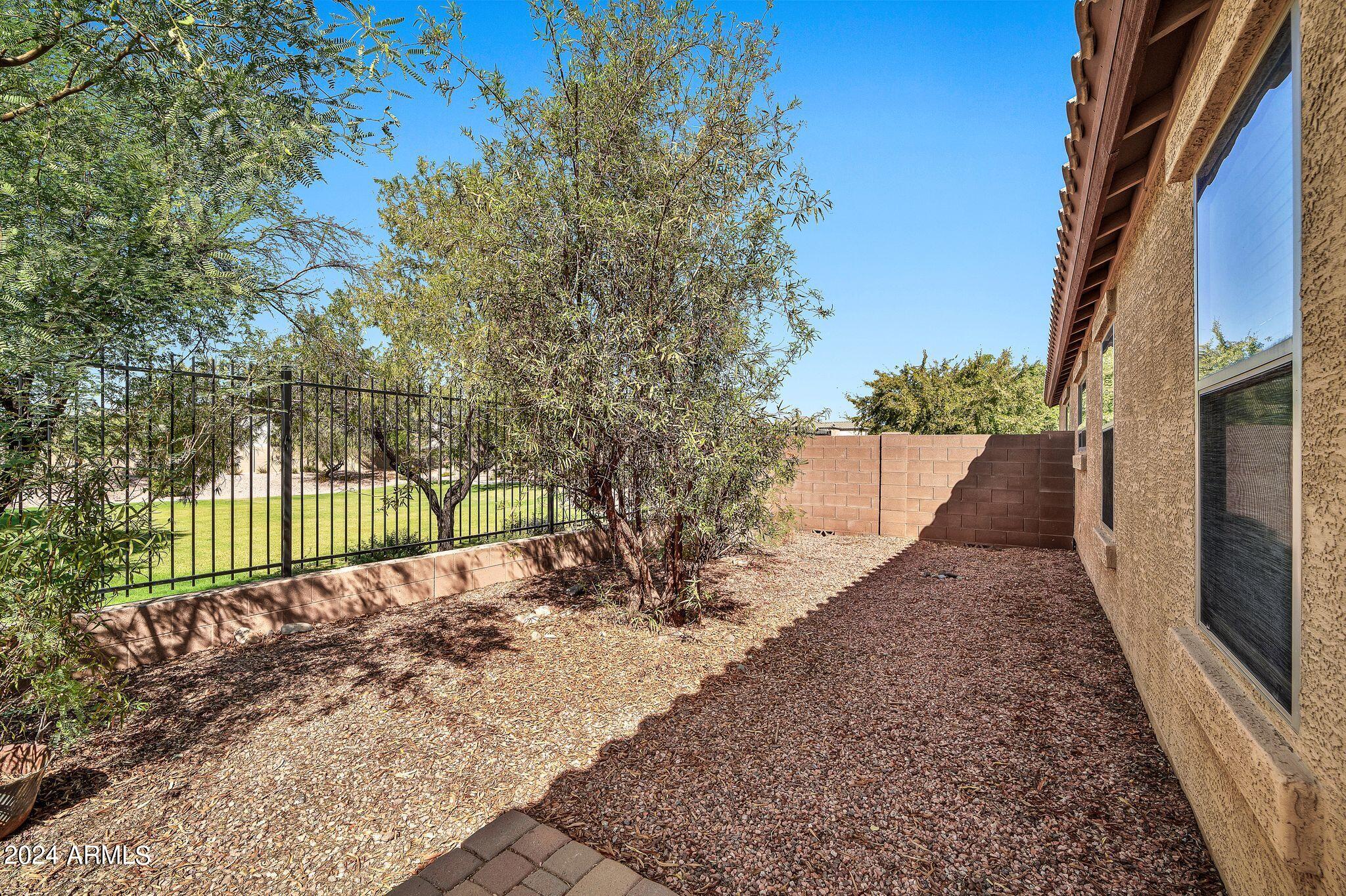 9725 W CARON Drive