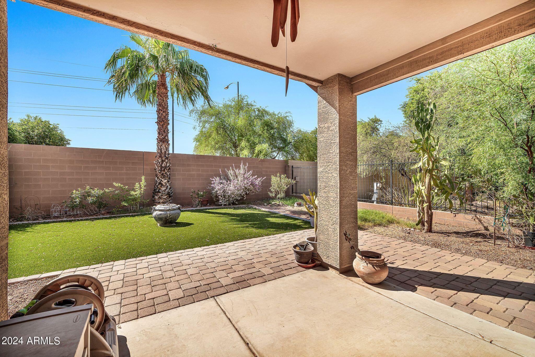 9725 W CARON Drive