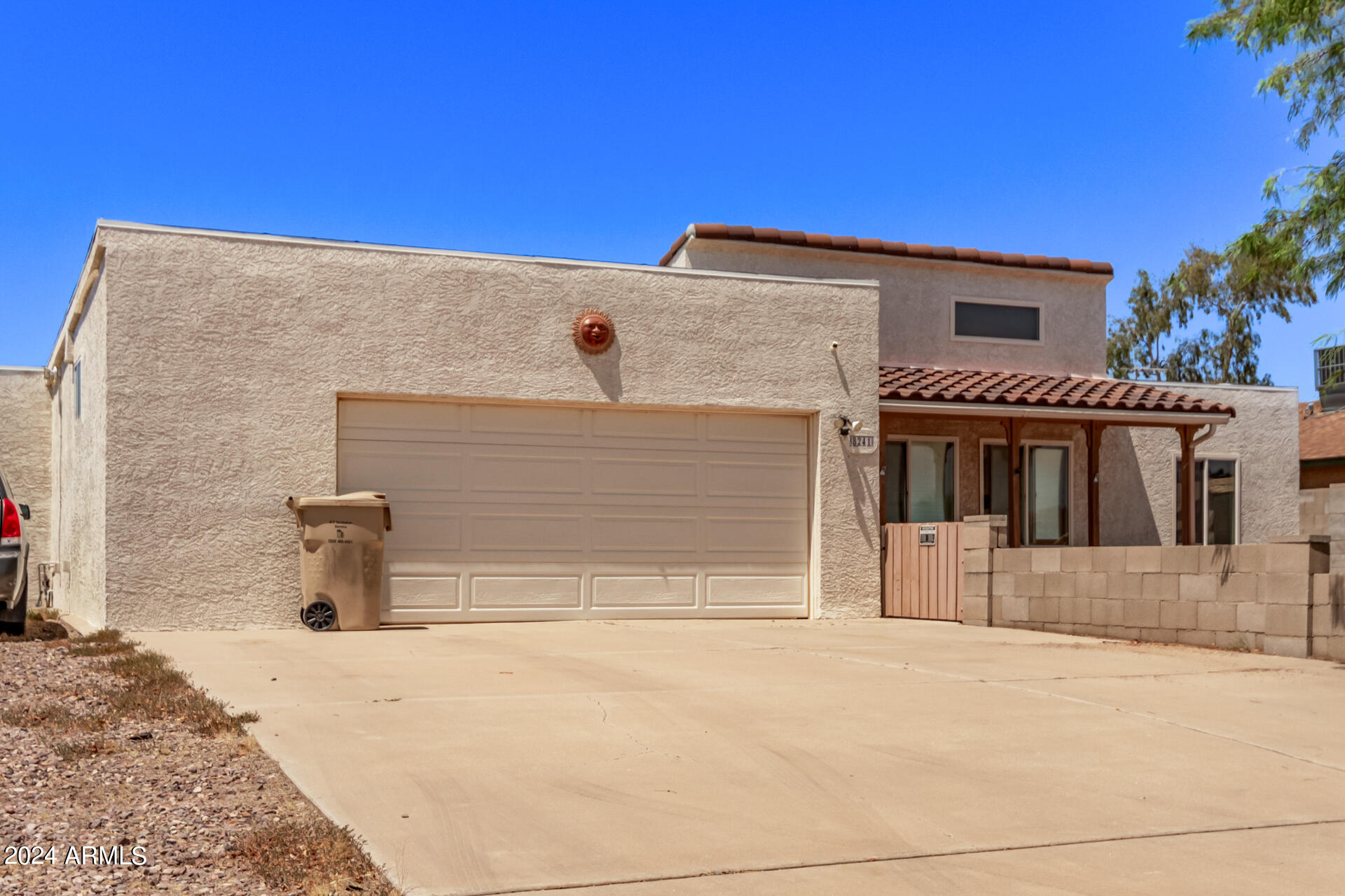 8241 W SANTA CRUZ Boulevard