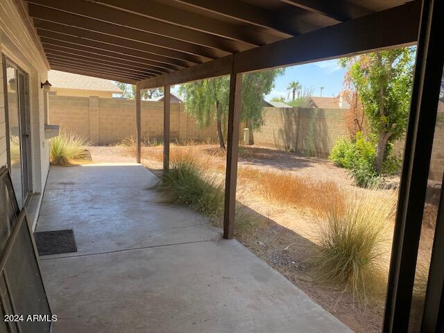 2214 S LAS FLORES --