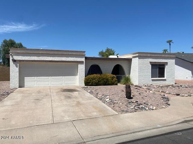 2214 S LAS FLORES --