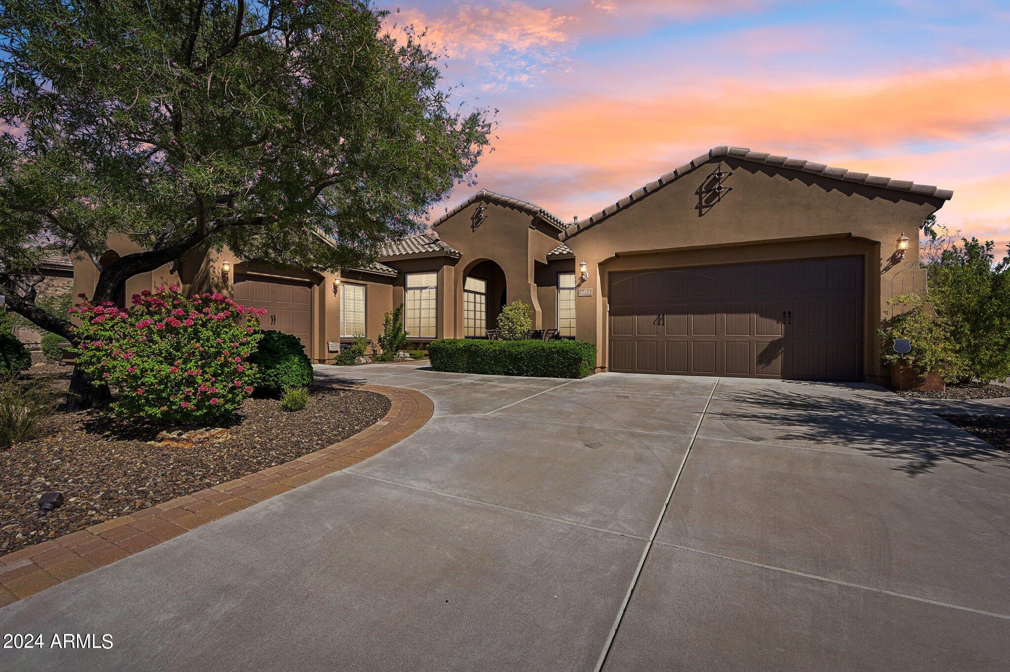 4935 W LARIAT Lane