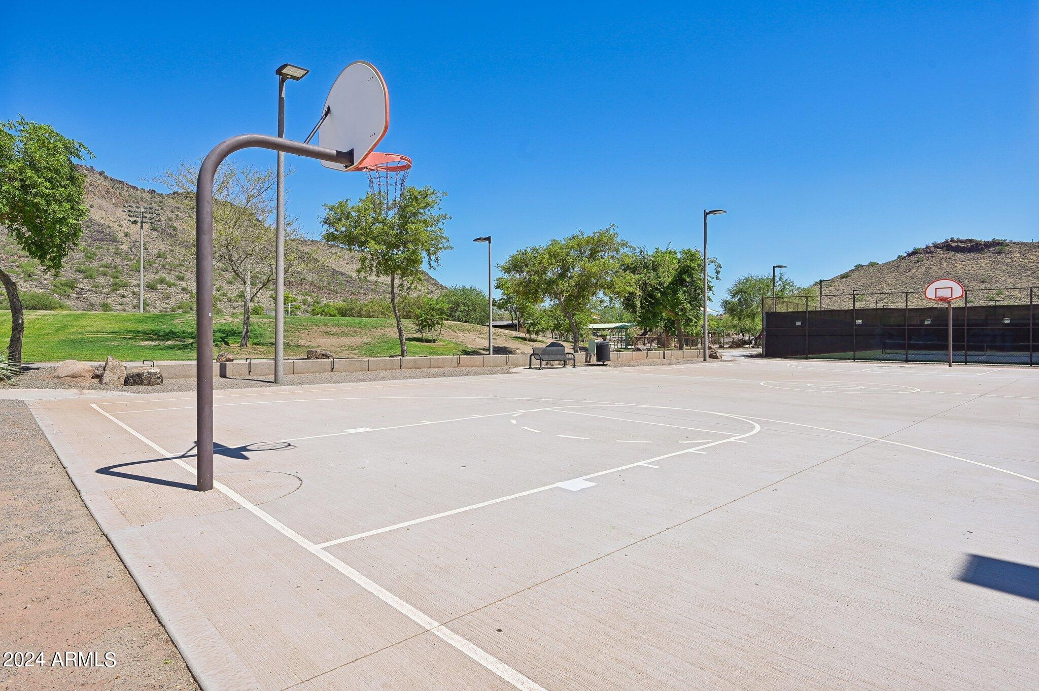 4935 W LARIAT Lane