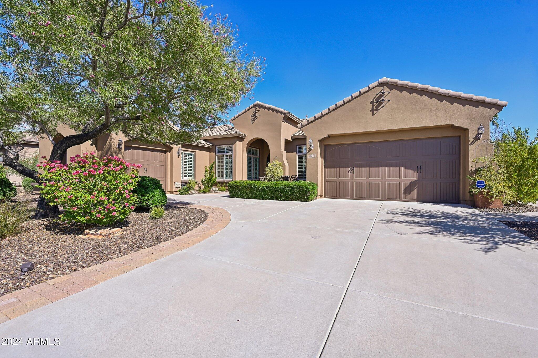 4935 W LARIAT Lane
