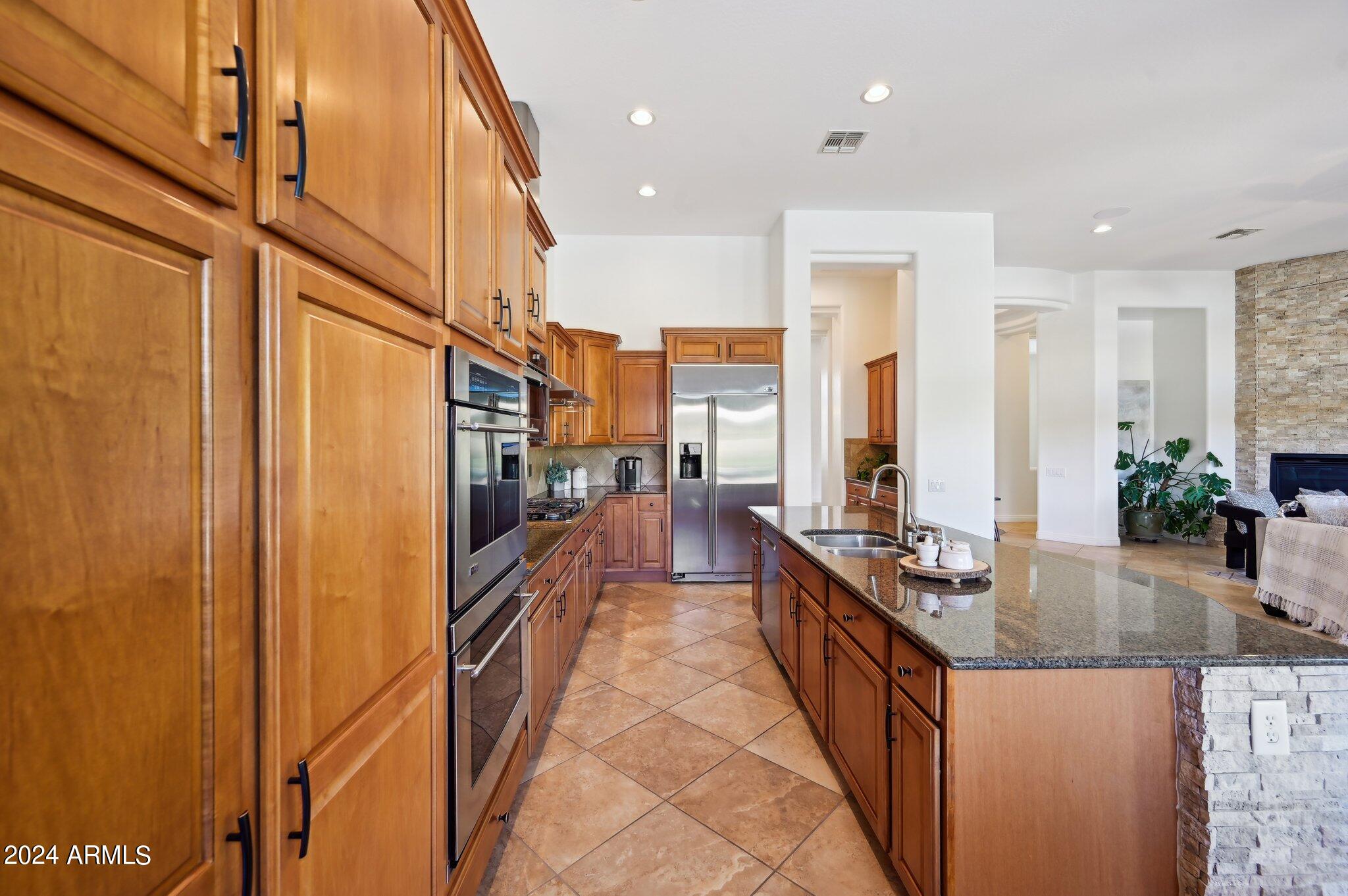 4935 W LARIAT Lane