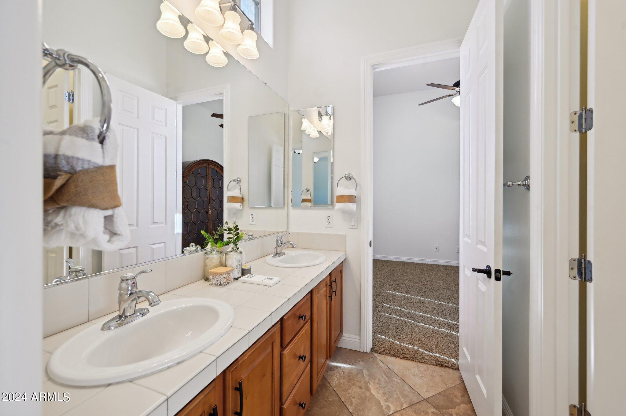 4935 W LARIAT Lane