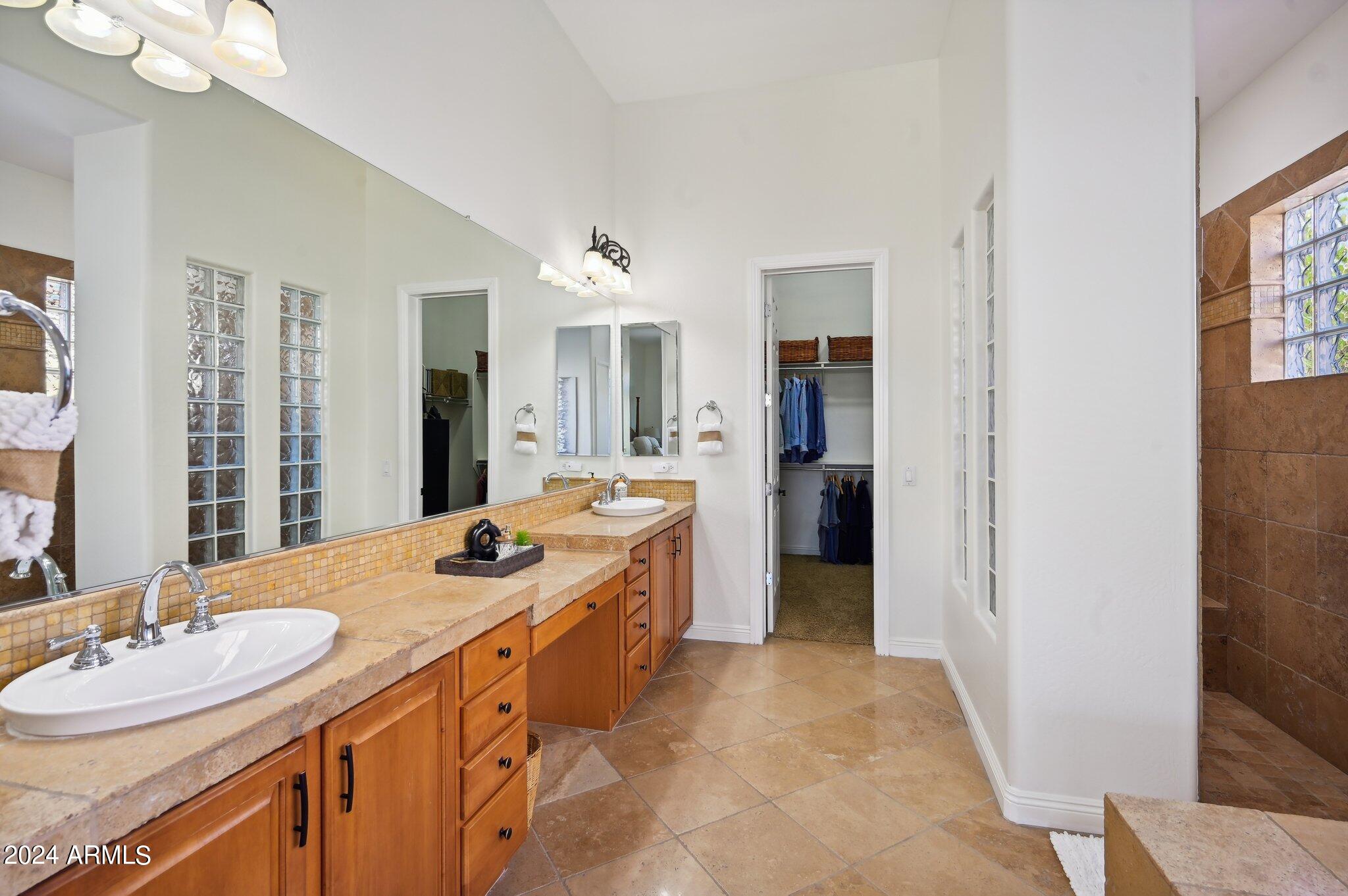 4935 W LARIAT Lane