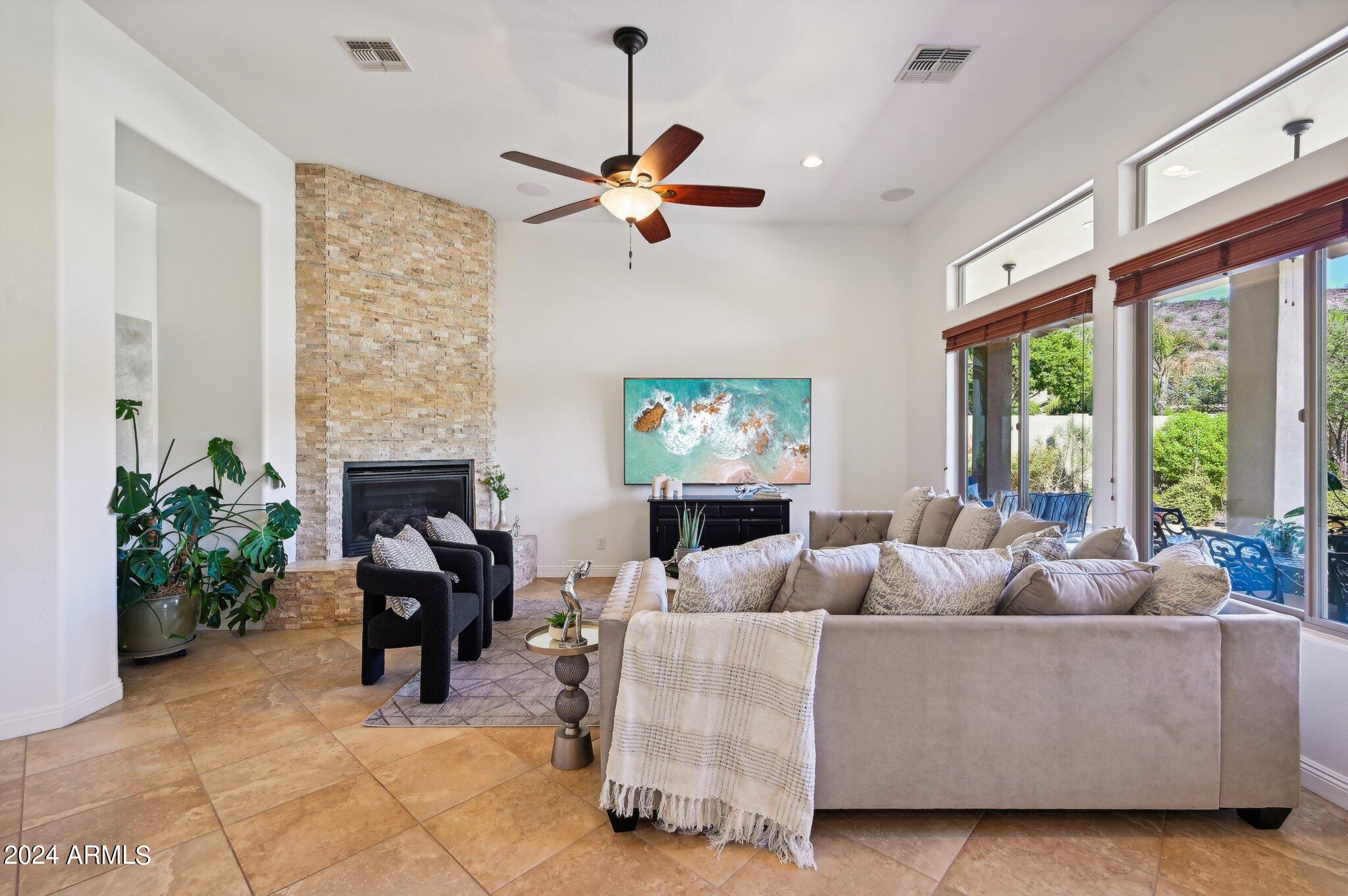 4935 W LARIAT Lane