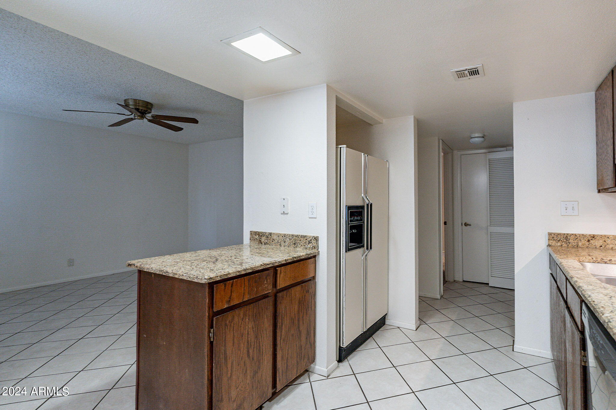 1730 W EMELITA Avenue, 2014