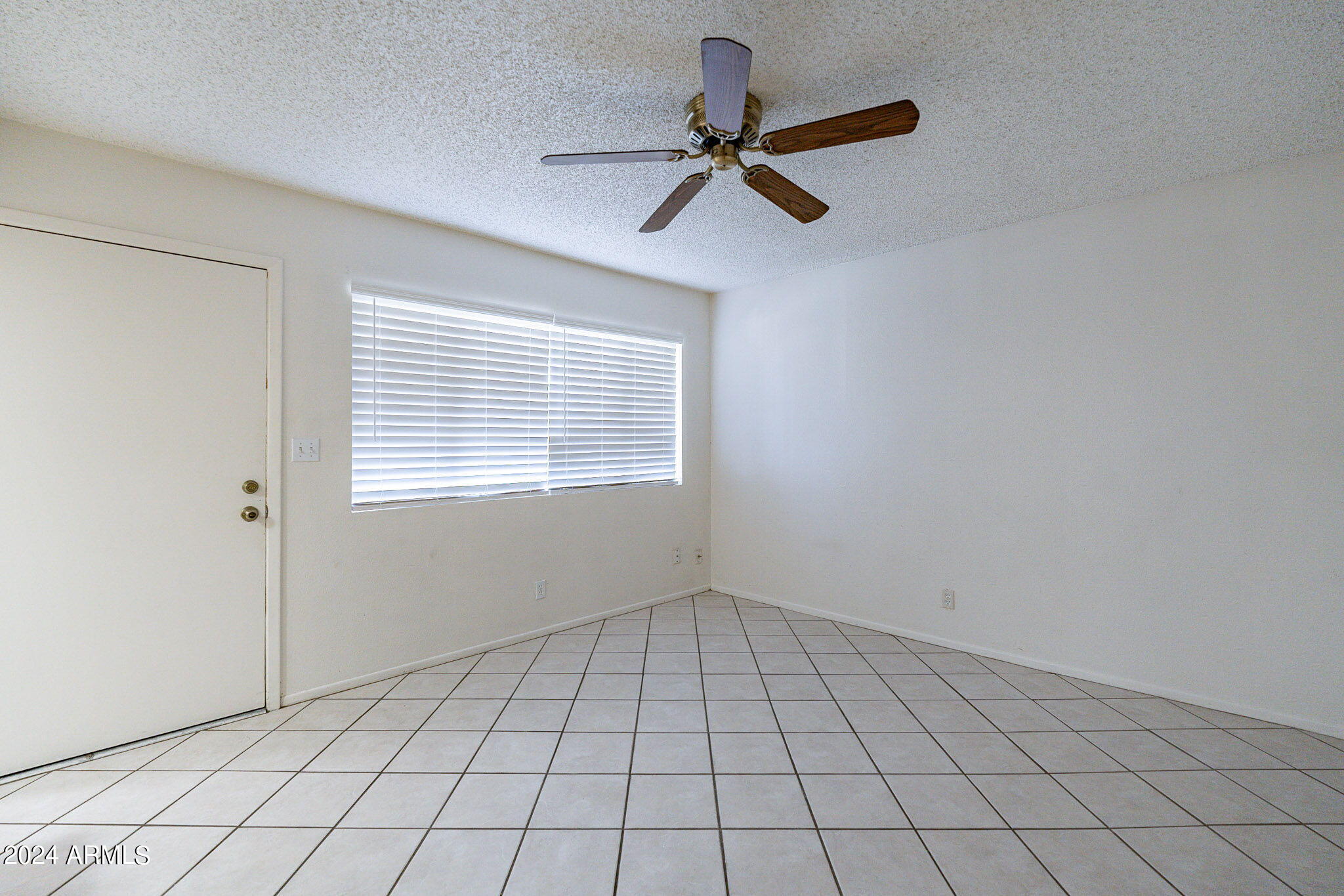 1730 W EMELITA Avenue, 2014