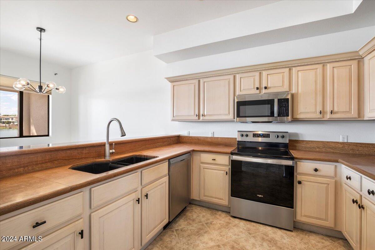 8270 N HAYDEN Road # 1010