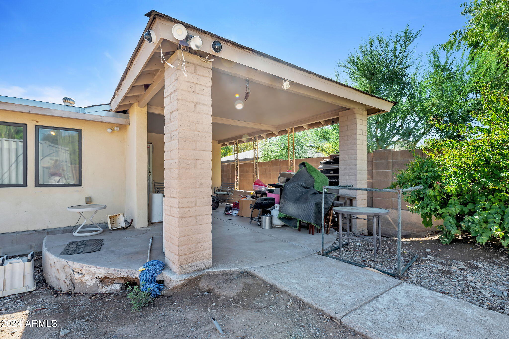 7658 N 12TH Place