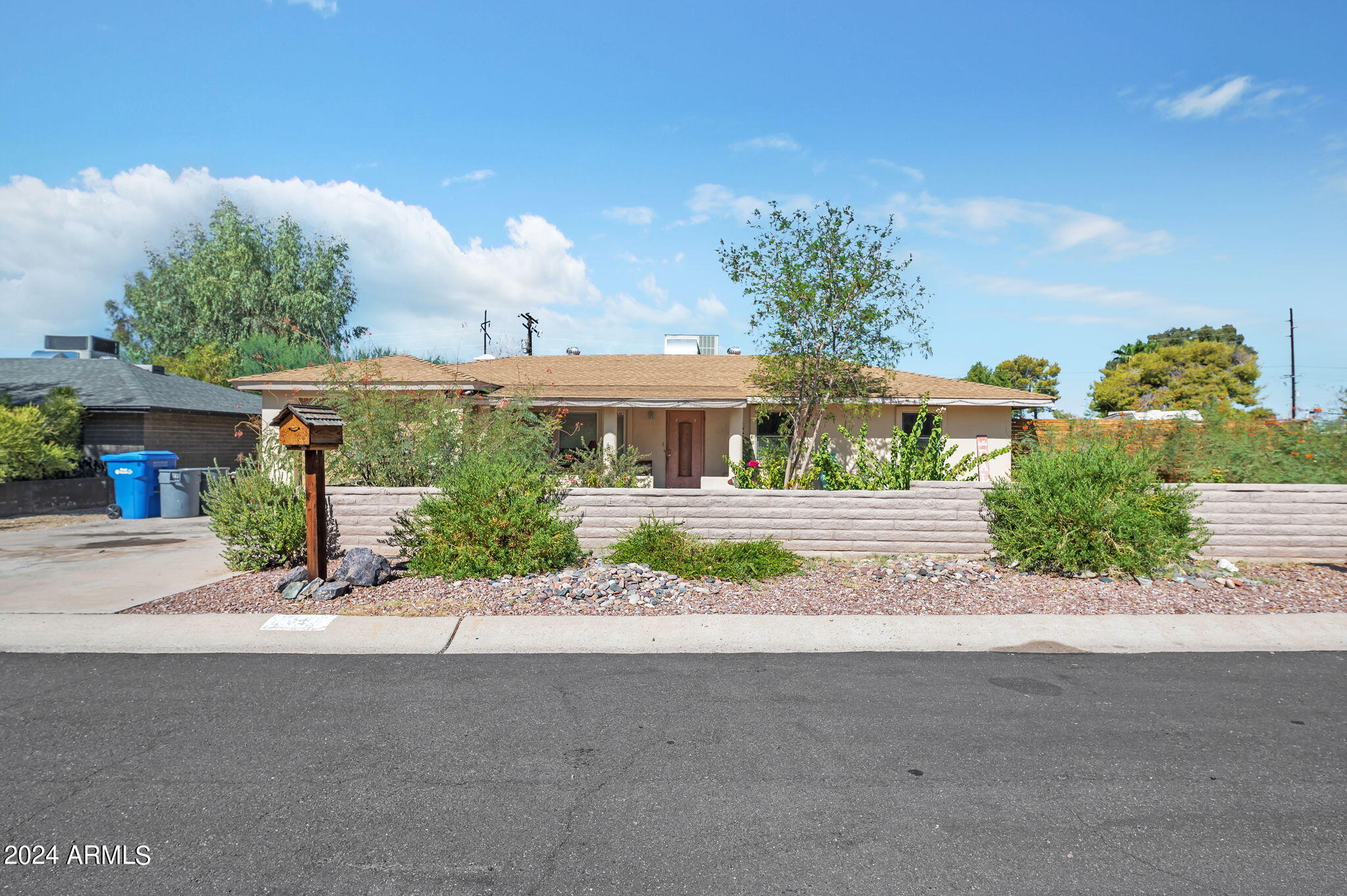 7658 N 12TH Place