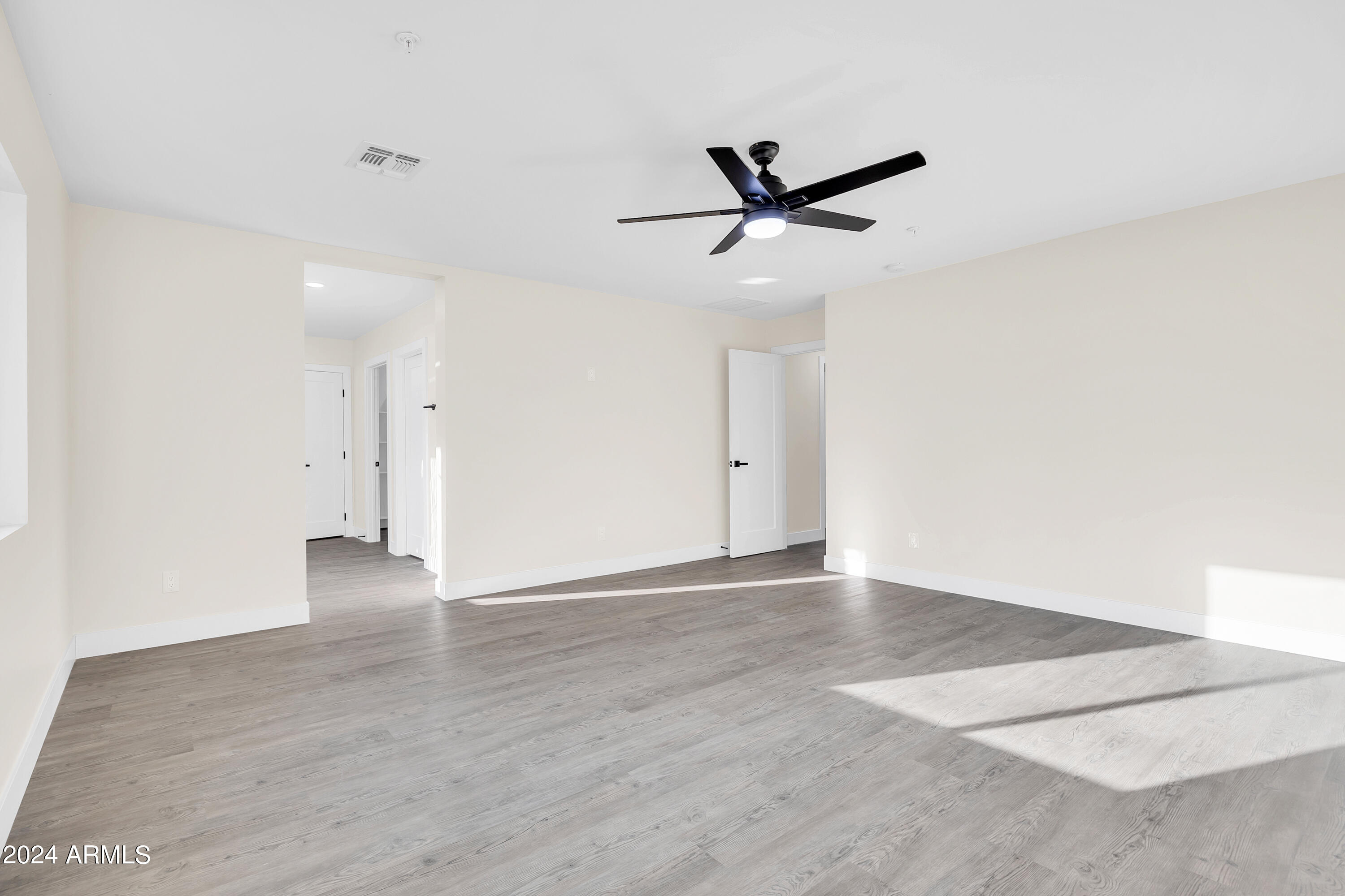 2828 N 71ST Place