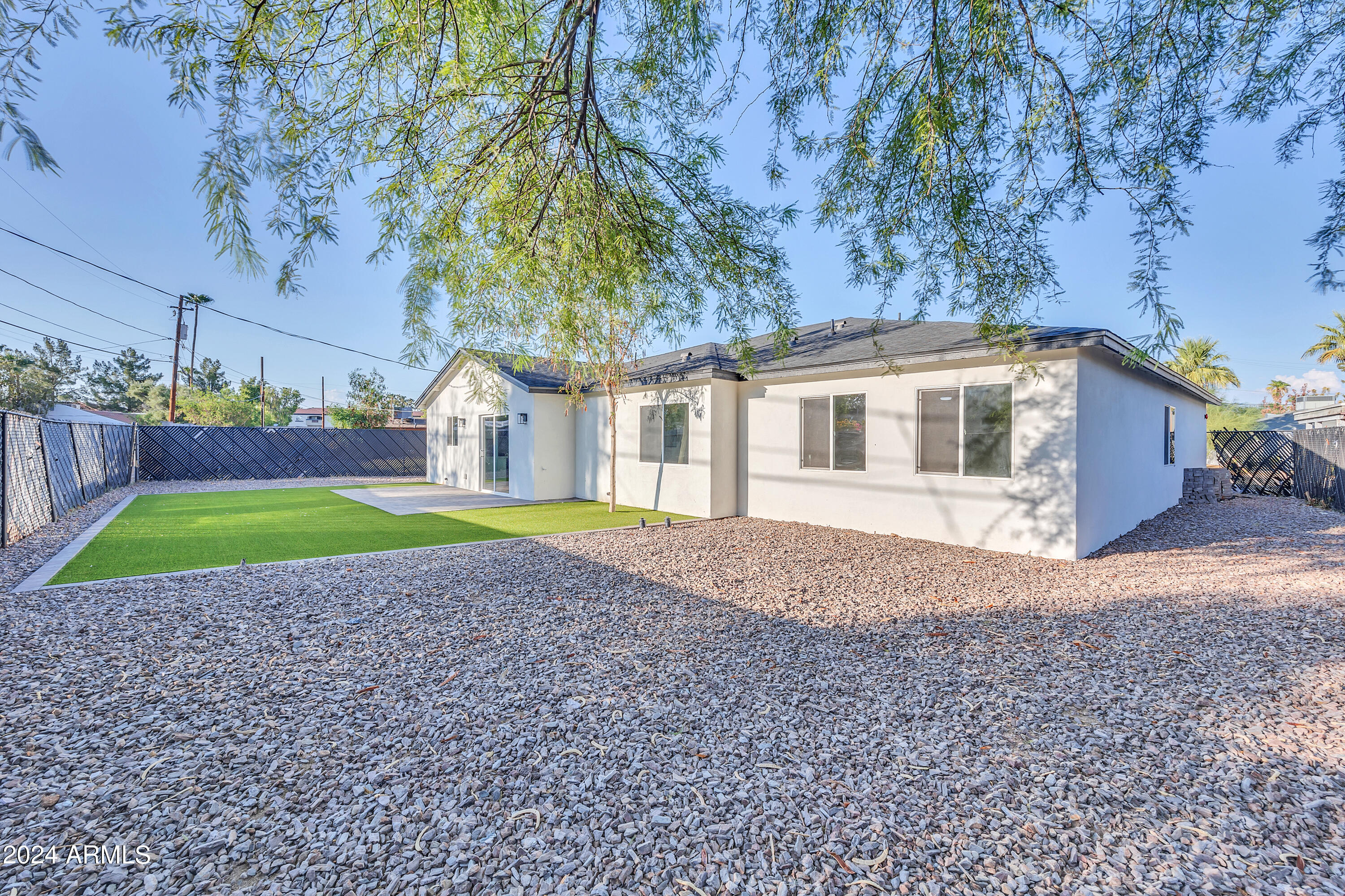 2828 N 71ST Place