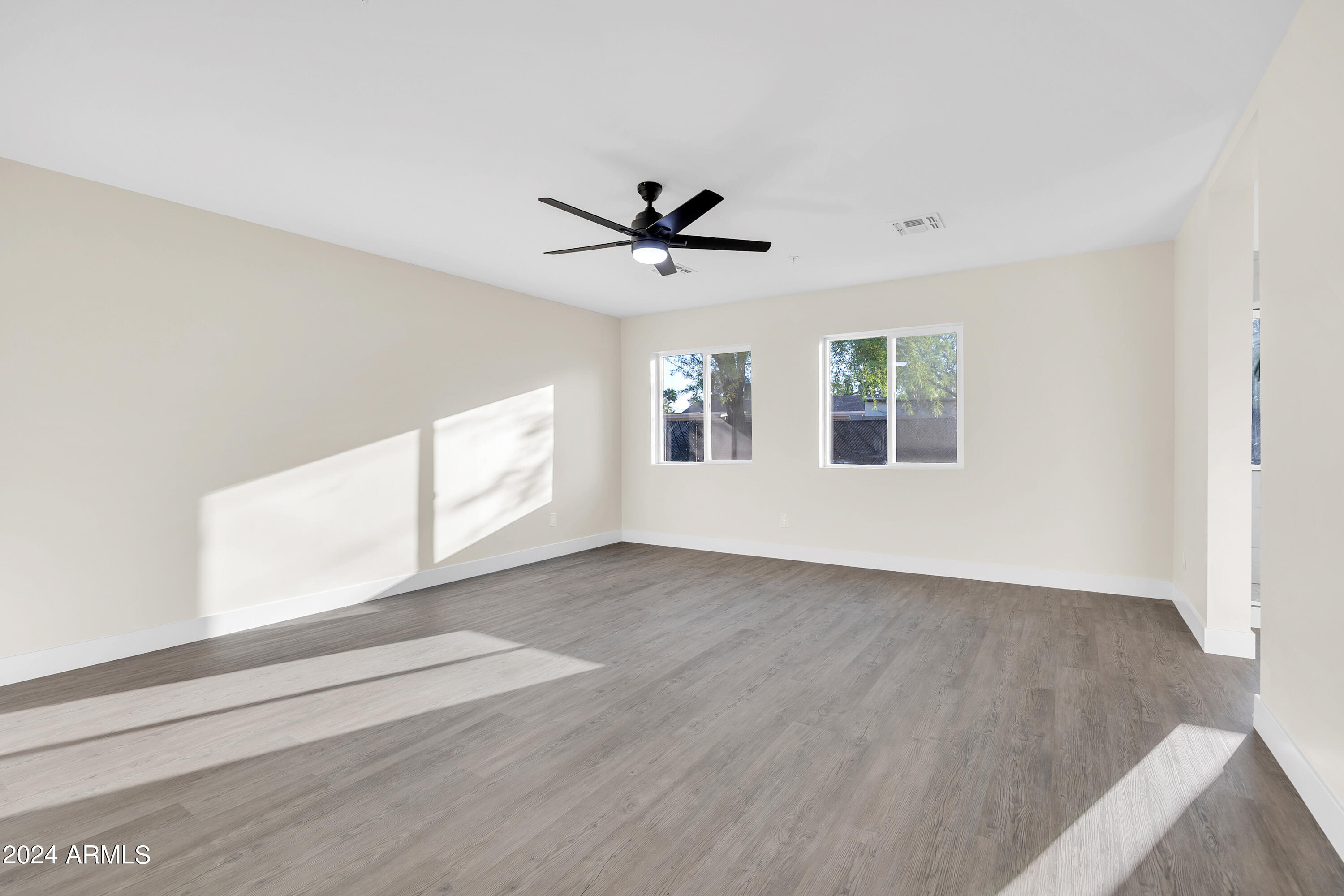 2828 N 71ST Place
