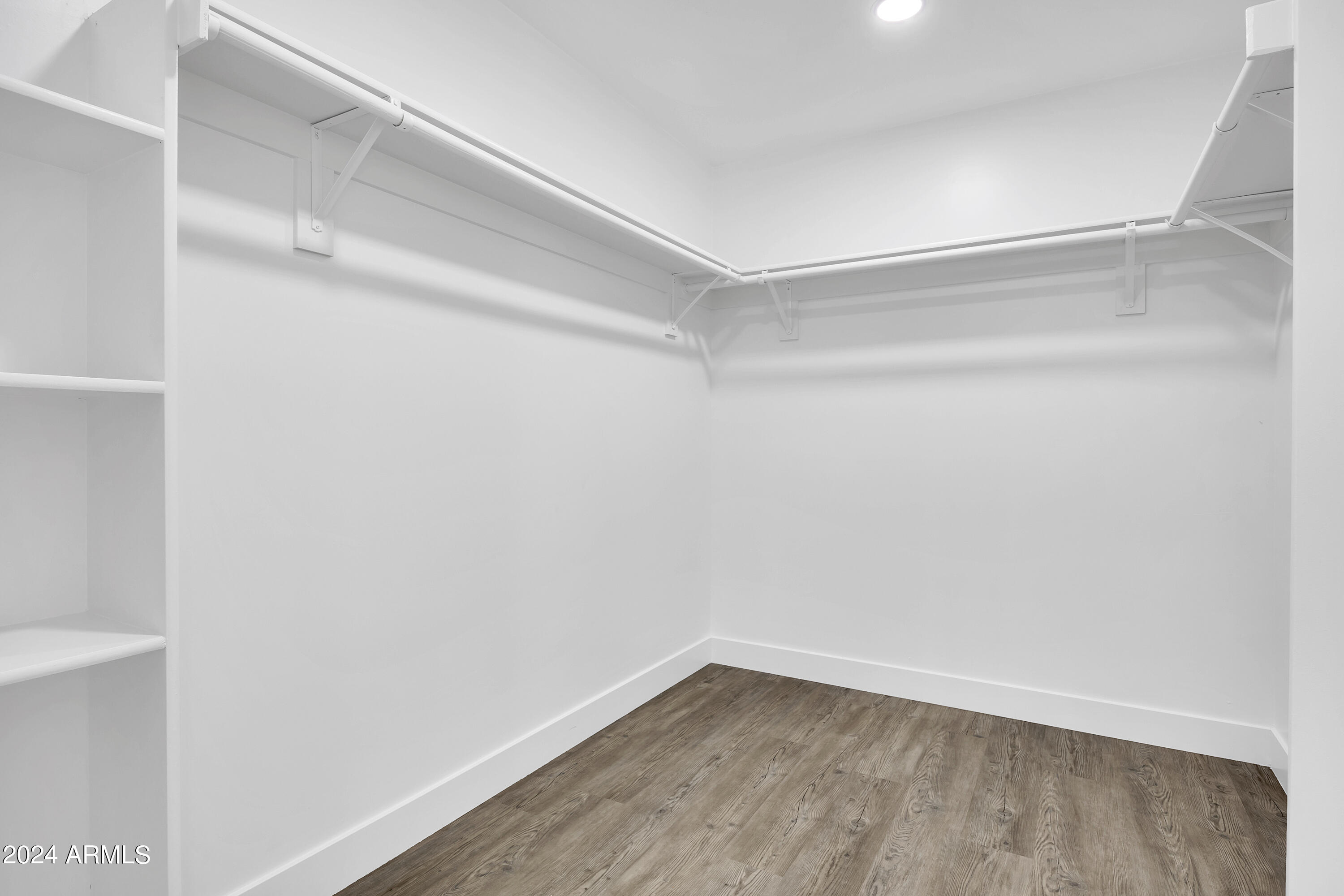 2828 N 71ST Place