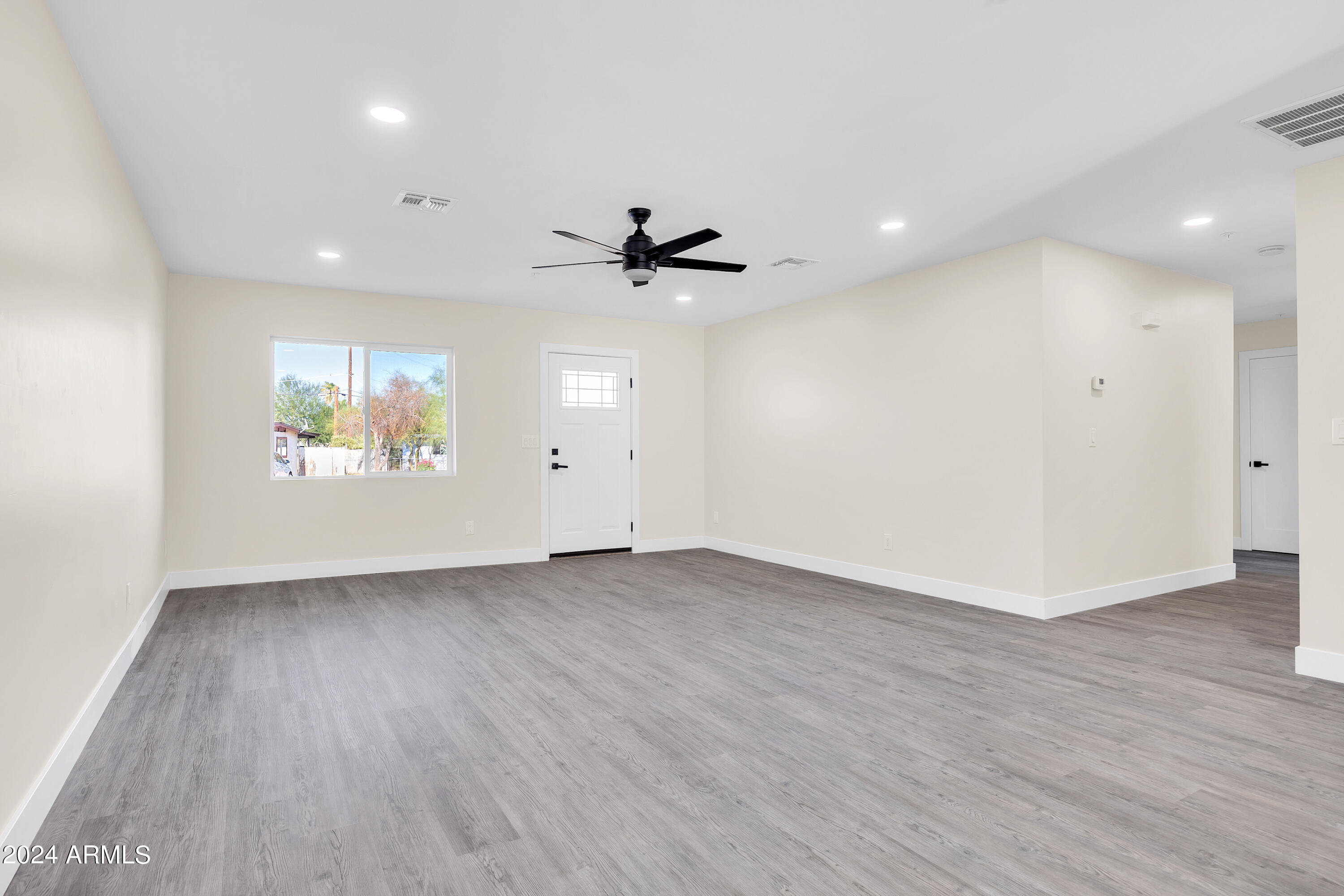 2828 N 71ST Place
