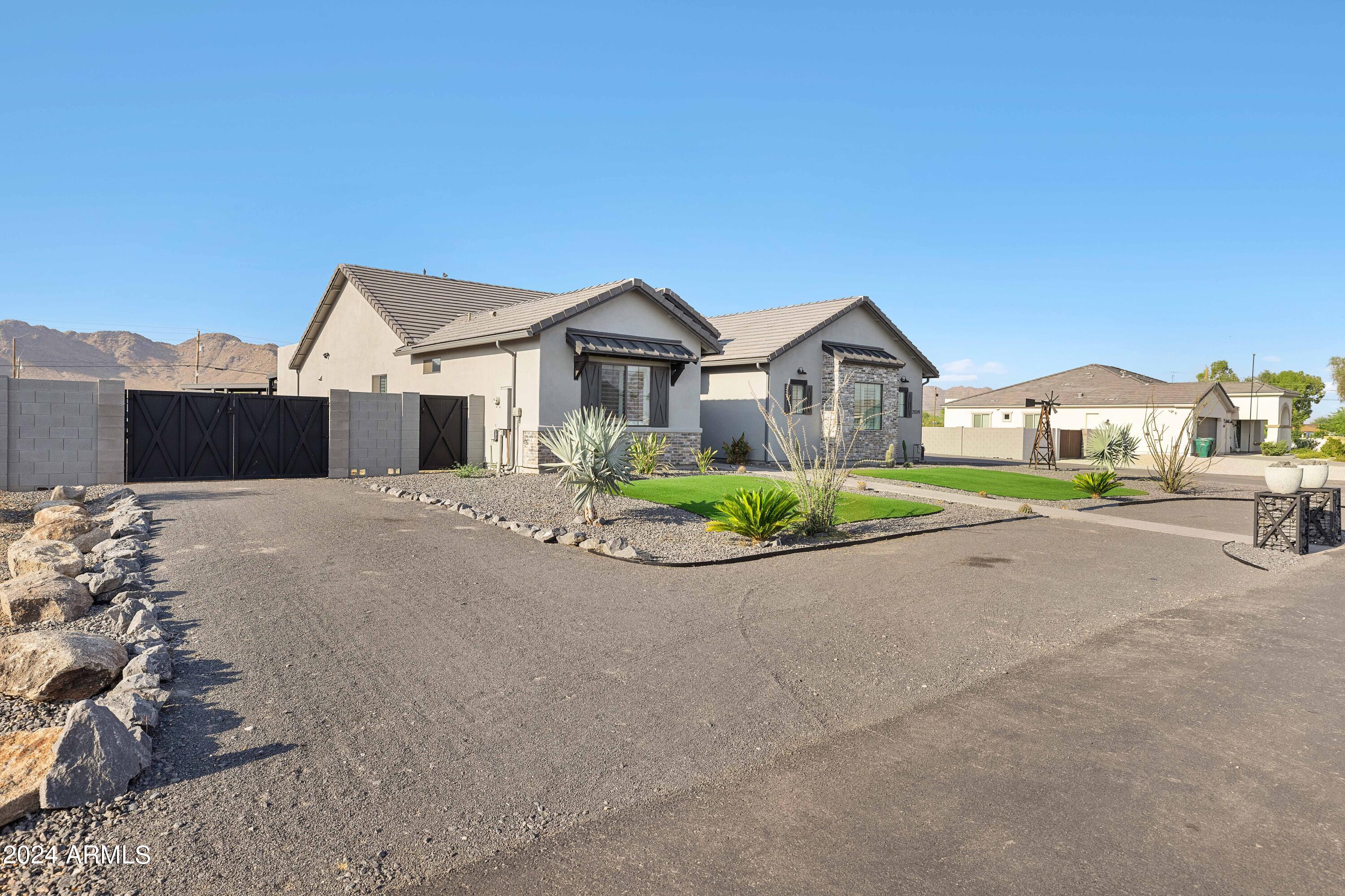 20319 E ORCHARD Lane