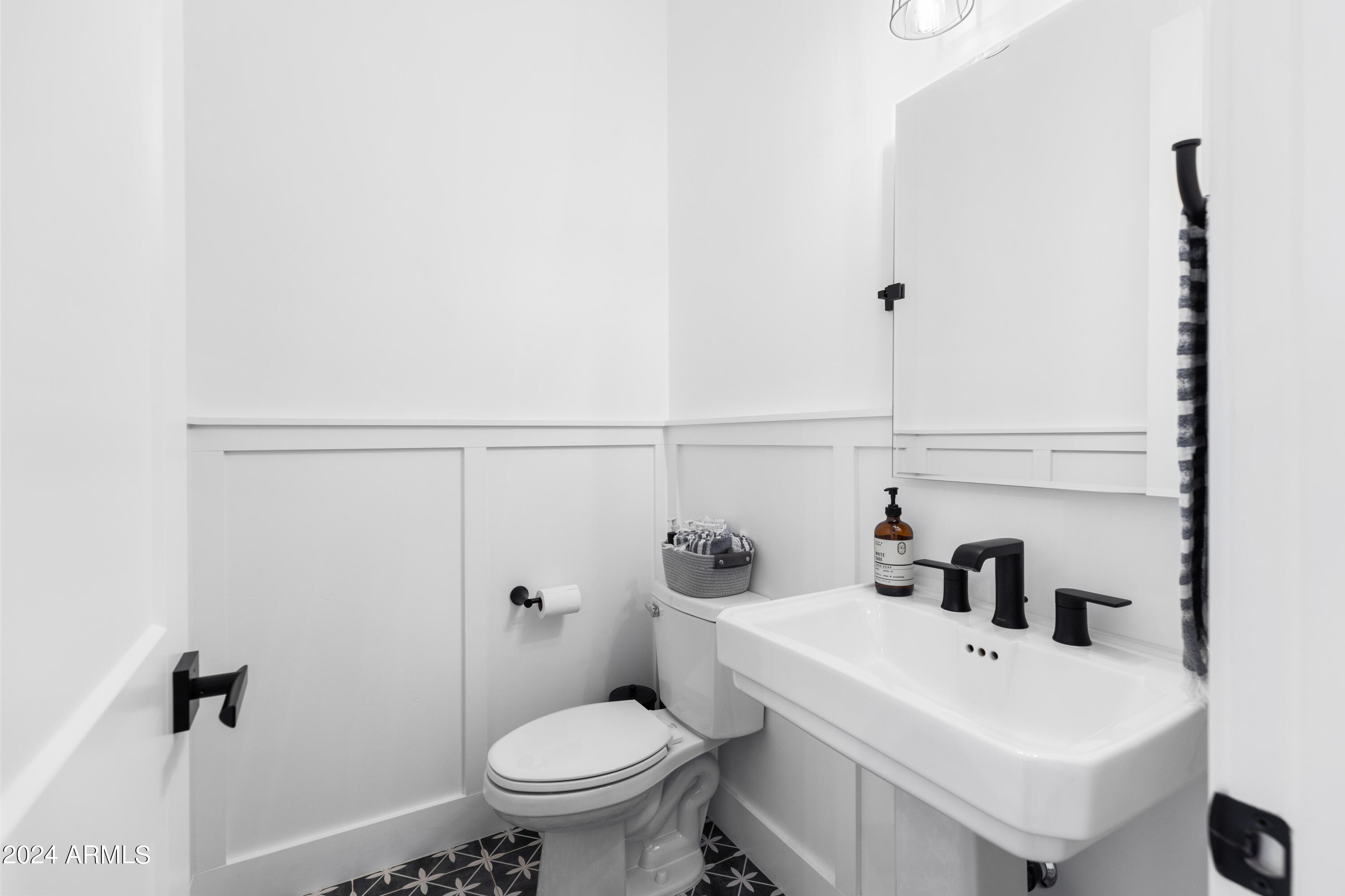 20319 E ORCHARD Lane