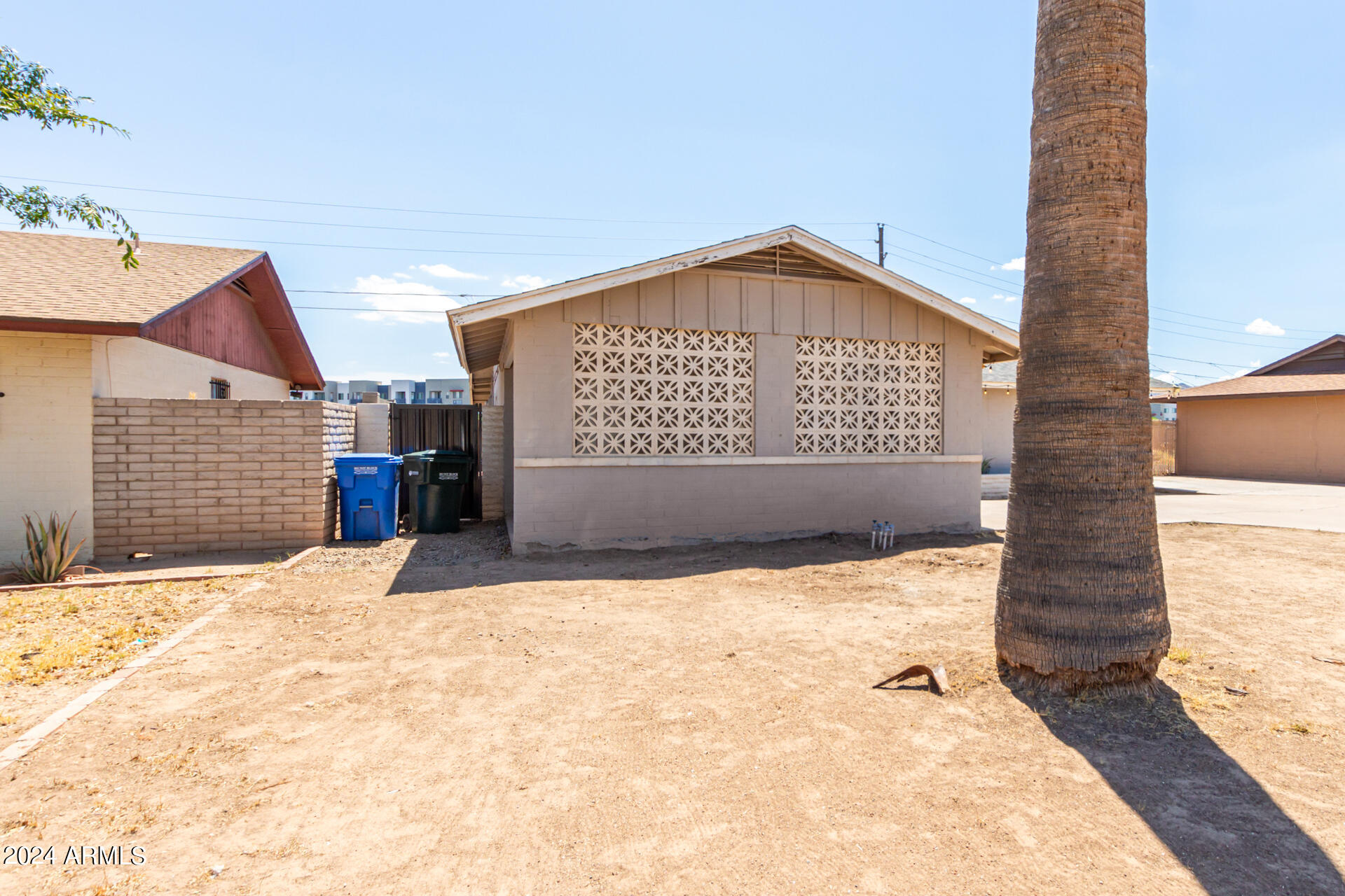 2053 W HIDALGO Avenue