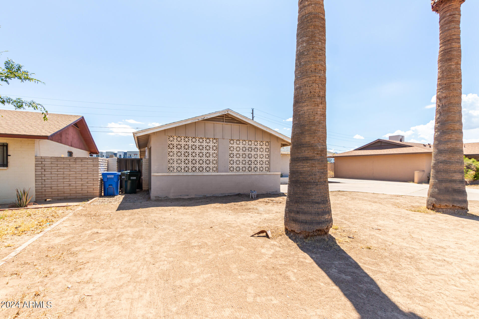2053 W HIDALGO Avenue