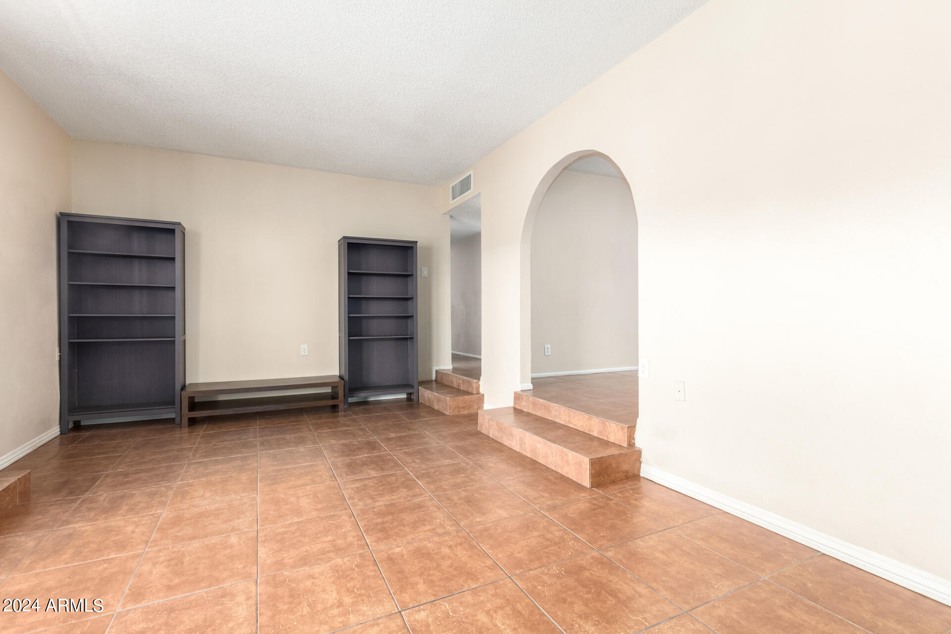 2053 W HIDALGO Avenue