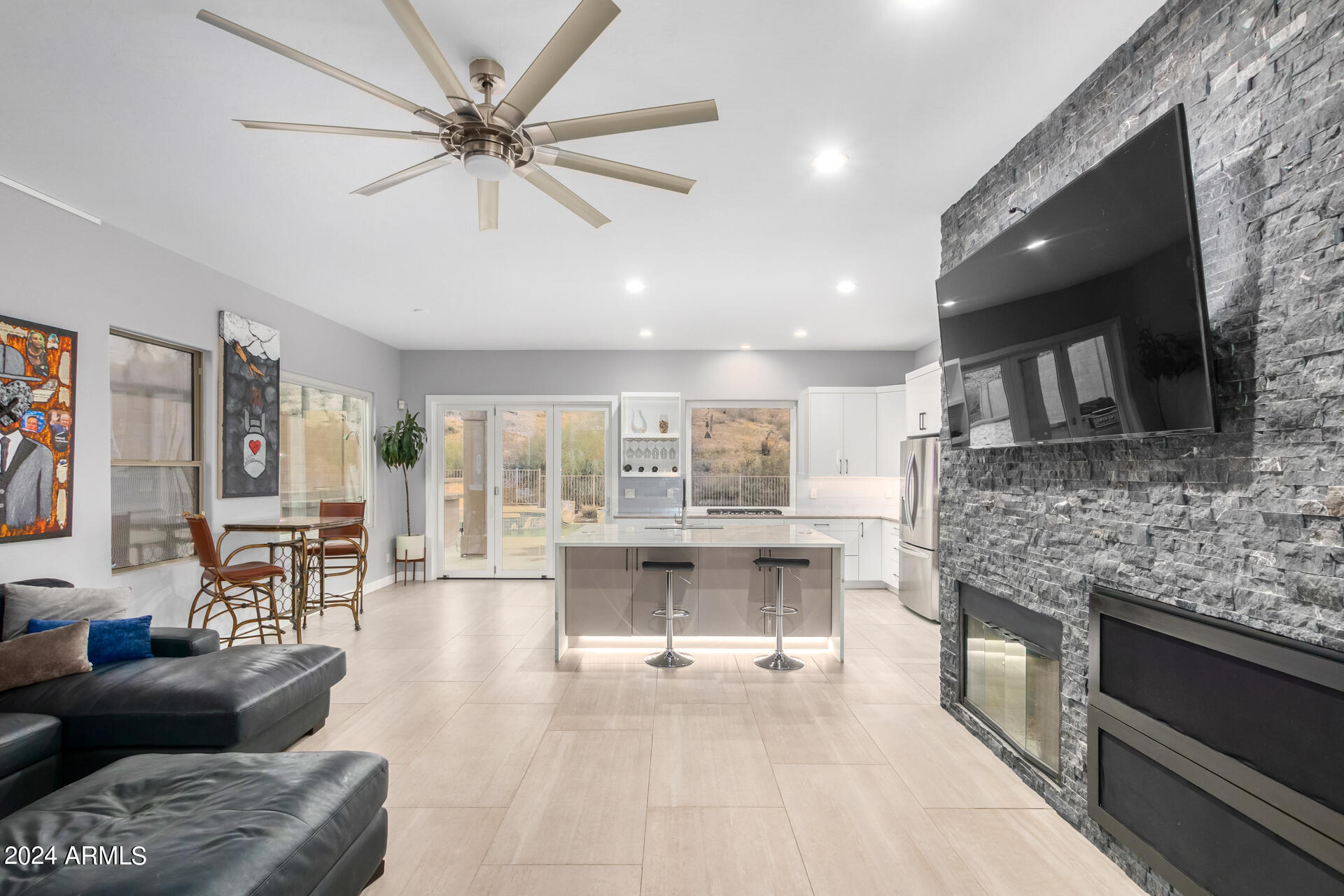 265 W MOUNTAIN SKY Avenue