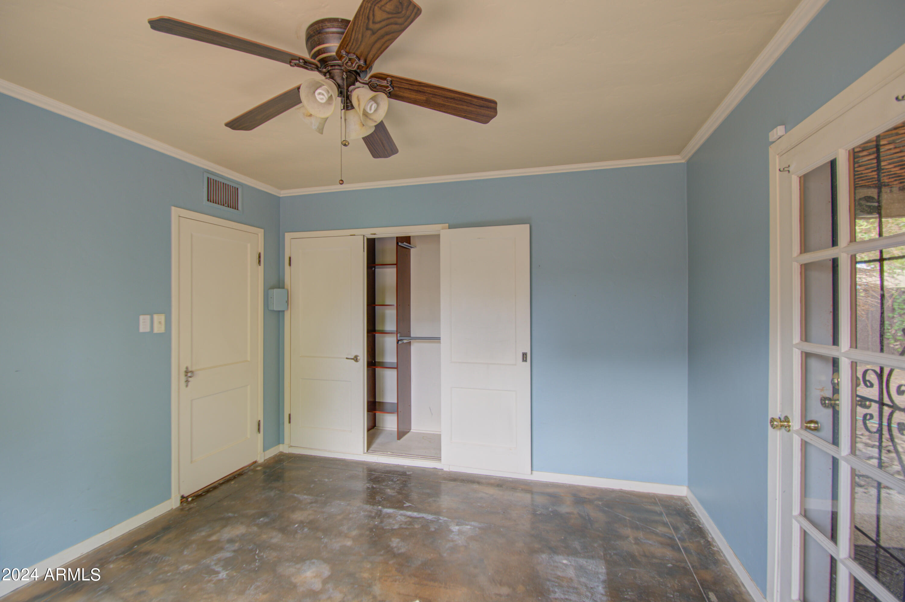 1114 W HEATHERBRAE Drive
