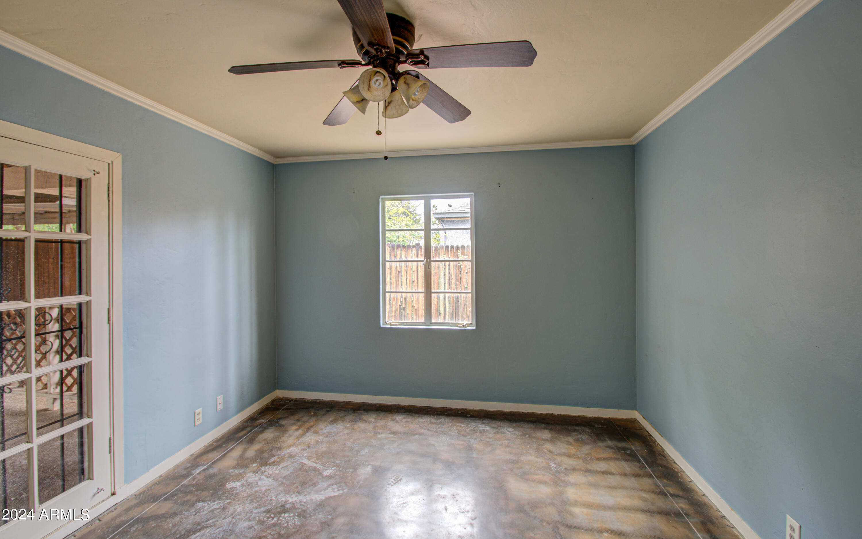 1114 W HEATHERBRAE Drive